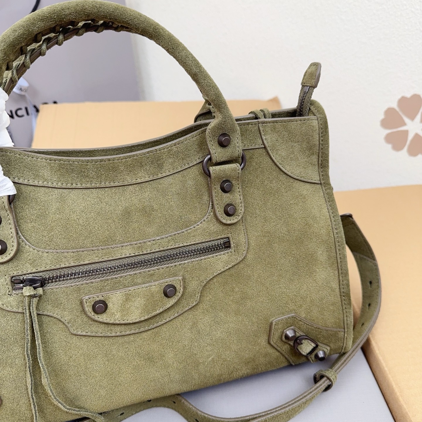 Balenciaga Style Green Leather Card Holder Bags detail image 6 from source 776228