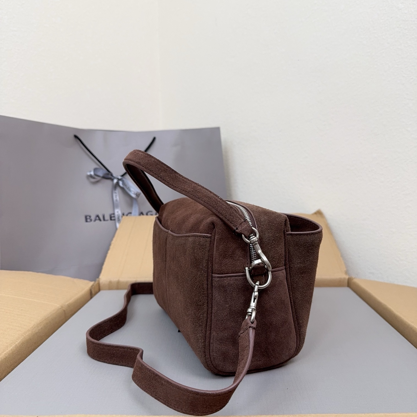 Balenciaga Style Beige Leather Camera Bag style reference detail image 2 from source 776262