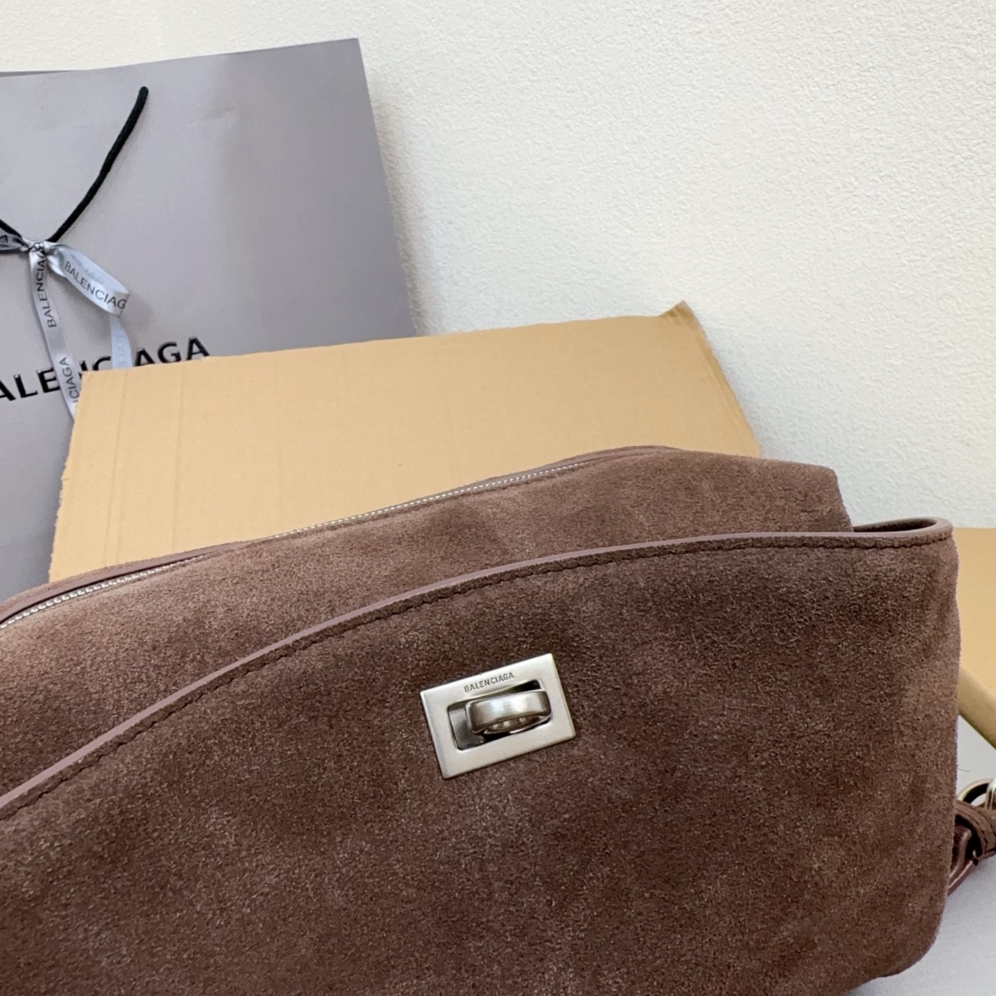 Balenciaga Style Beige Leather Camera Bag style reference detail image 5 from source 776262