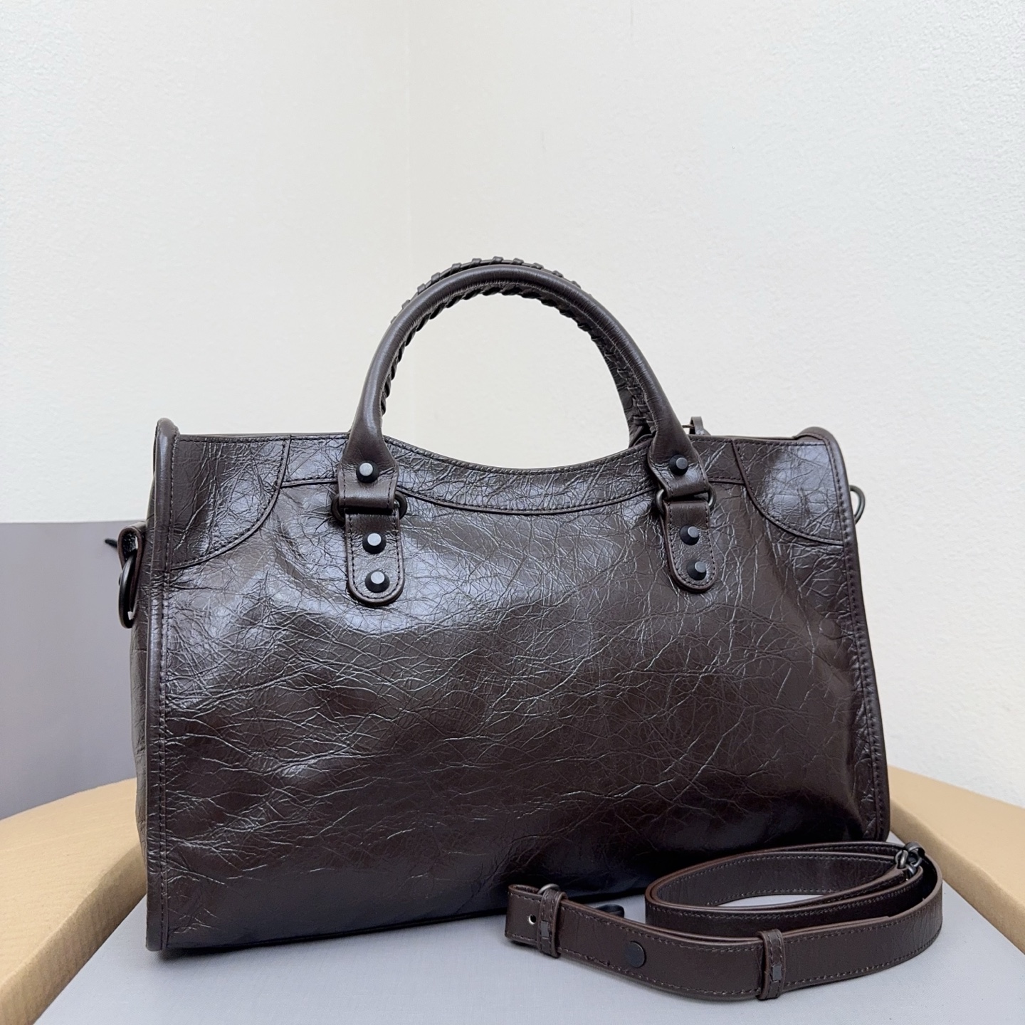 巴家 コーヒーカラーの「時代の涙」インポートレザー旧改機車バッグ