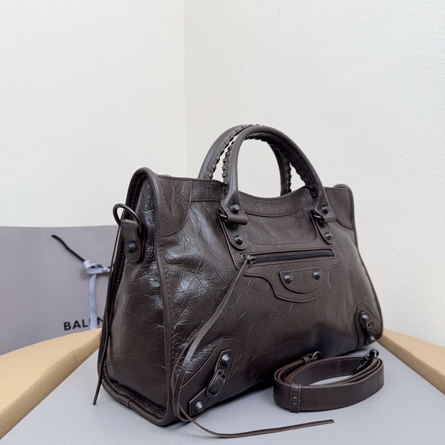 巴家 コーヒーカラーの「時代の涙」インポートレザー旧改機車バッグ