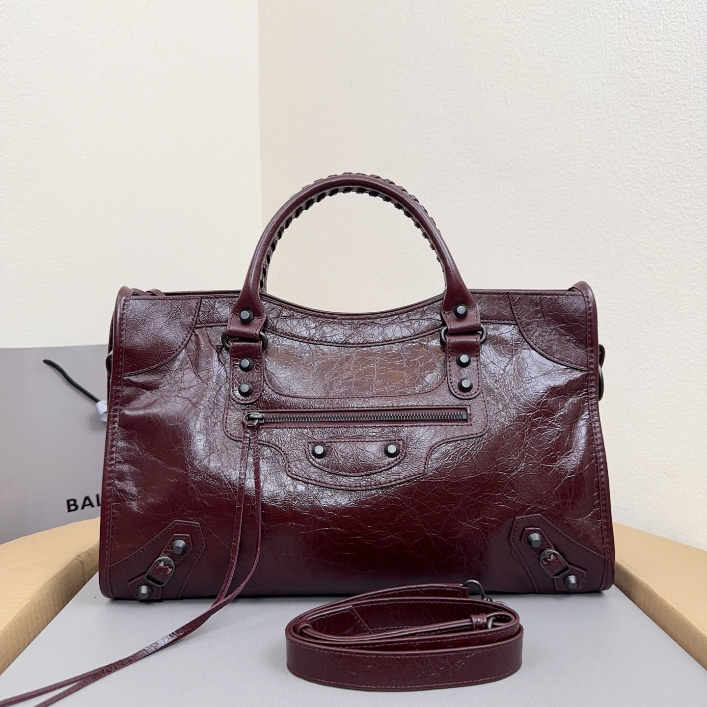 巴家の酒紅色『時代の涙』爆裂纹羊皮老款機車包