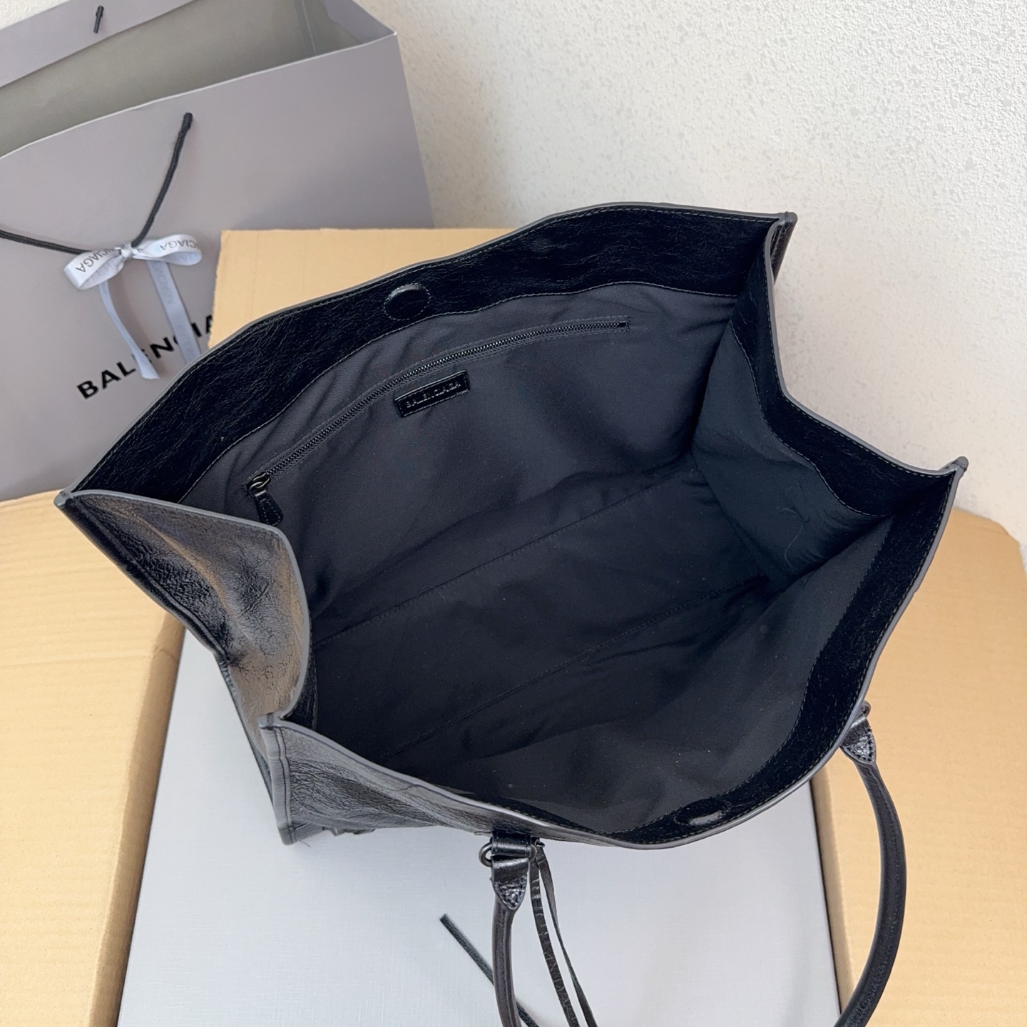 巴黎世家Le城市托特包 - スタイリッシュな大容量バッグ