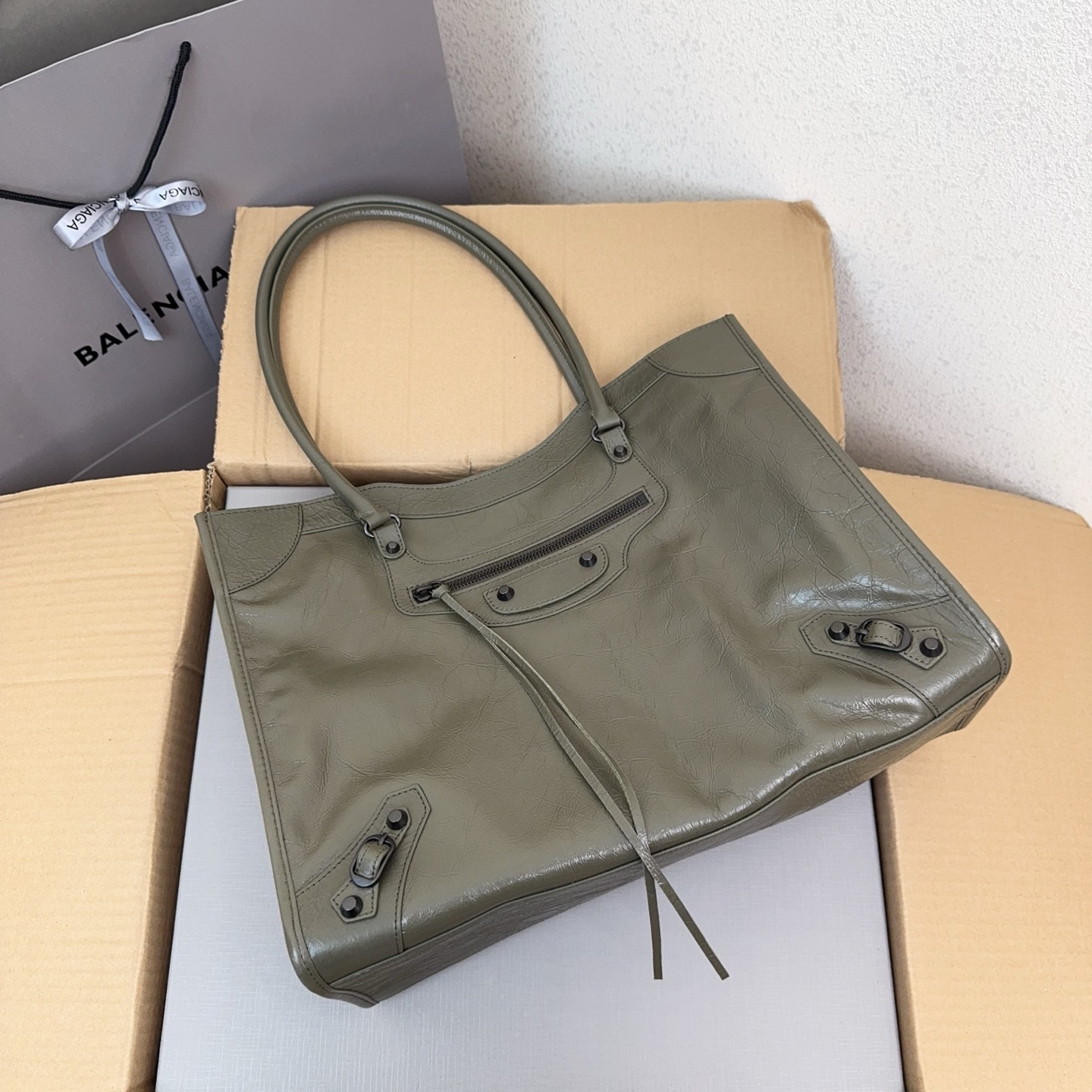 パリ・サンジェルマンのスタイルを纏う大号グリーン・トートバッグ