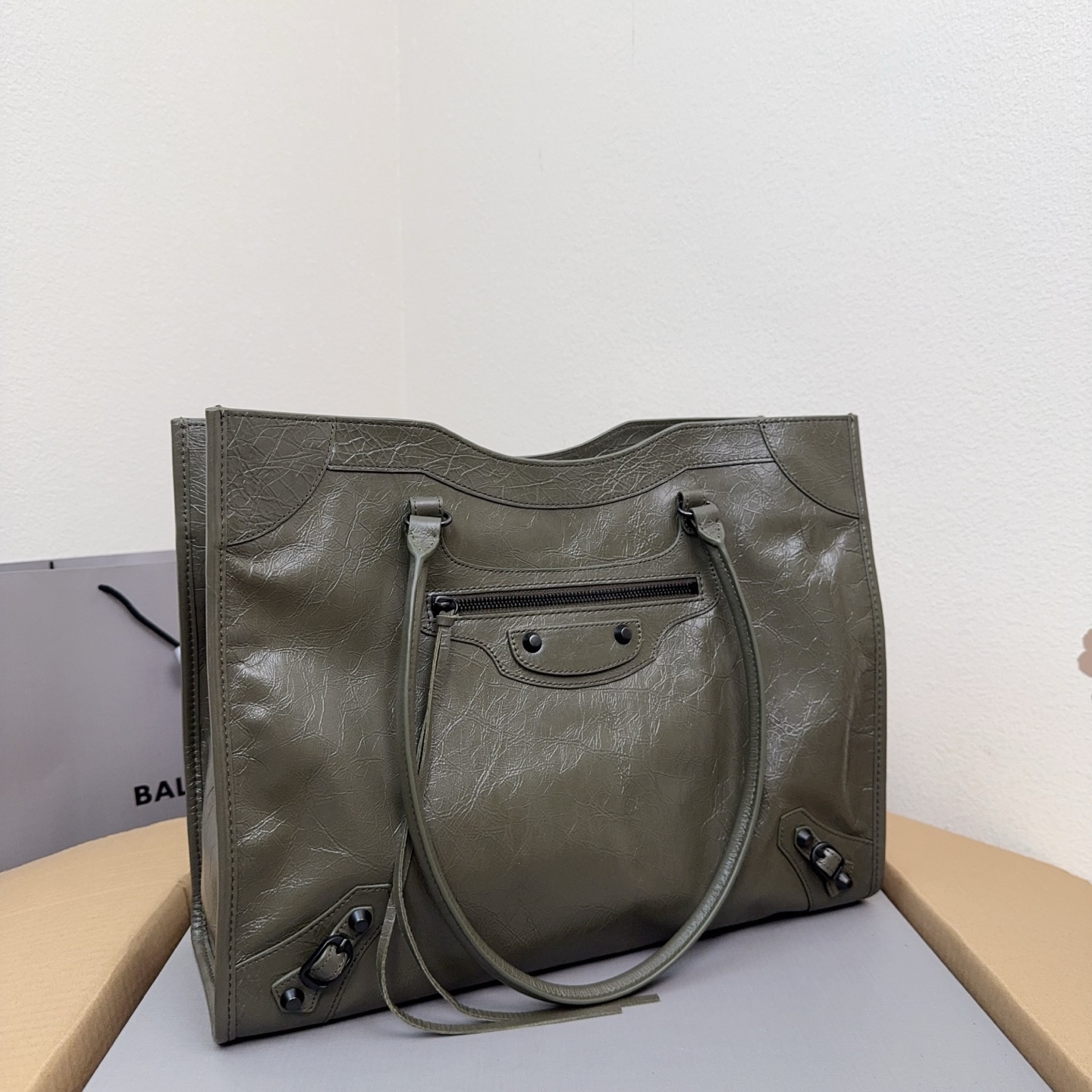 パリ・サンジェルマンのスタイルを纏う大号グリーン・トートバッグ