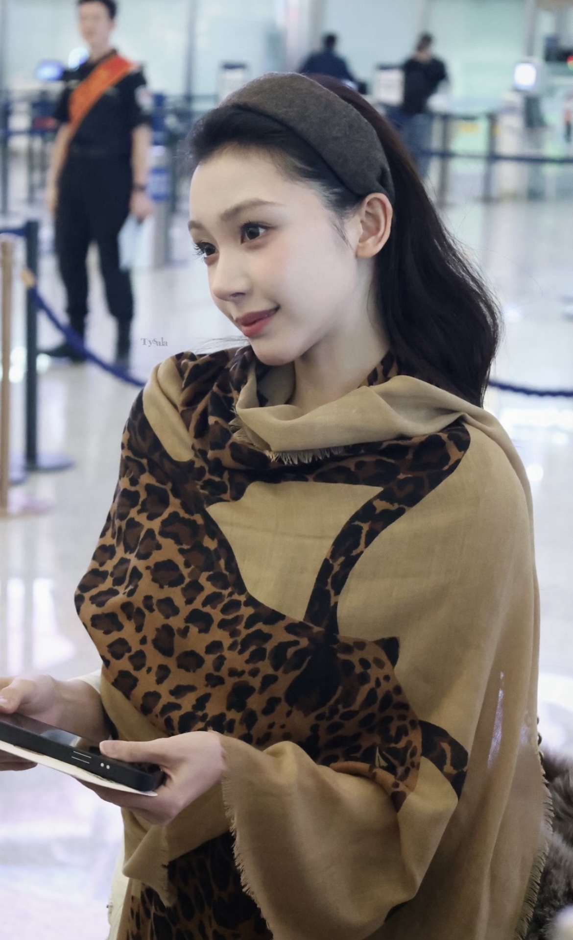 생로랑 레오파드 울 스카프 상세 이미지 3