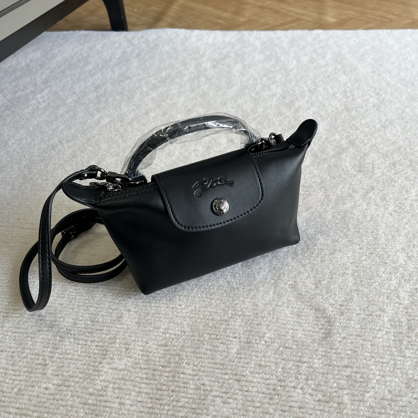 Longchamp Longxiang mini dumpling bag black classic style