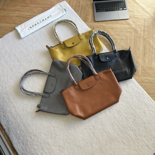 Longchamp Small Leather Tote Bag, Lightweight & Versatile, 26*16*23cm 1 Longchamp Small Leather Tote Bag, Lightweight & Versatile, 26*16*23cm