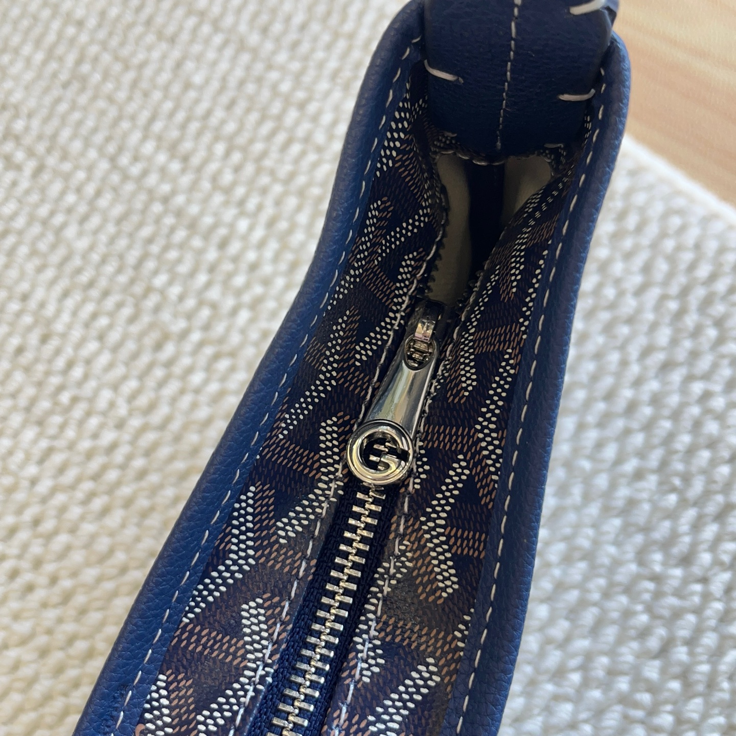 Loewe Luxury Designer Handbag Shoulder Crossbody Bag crafted in premium 7