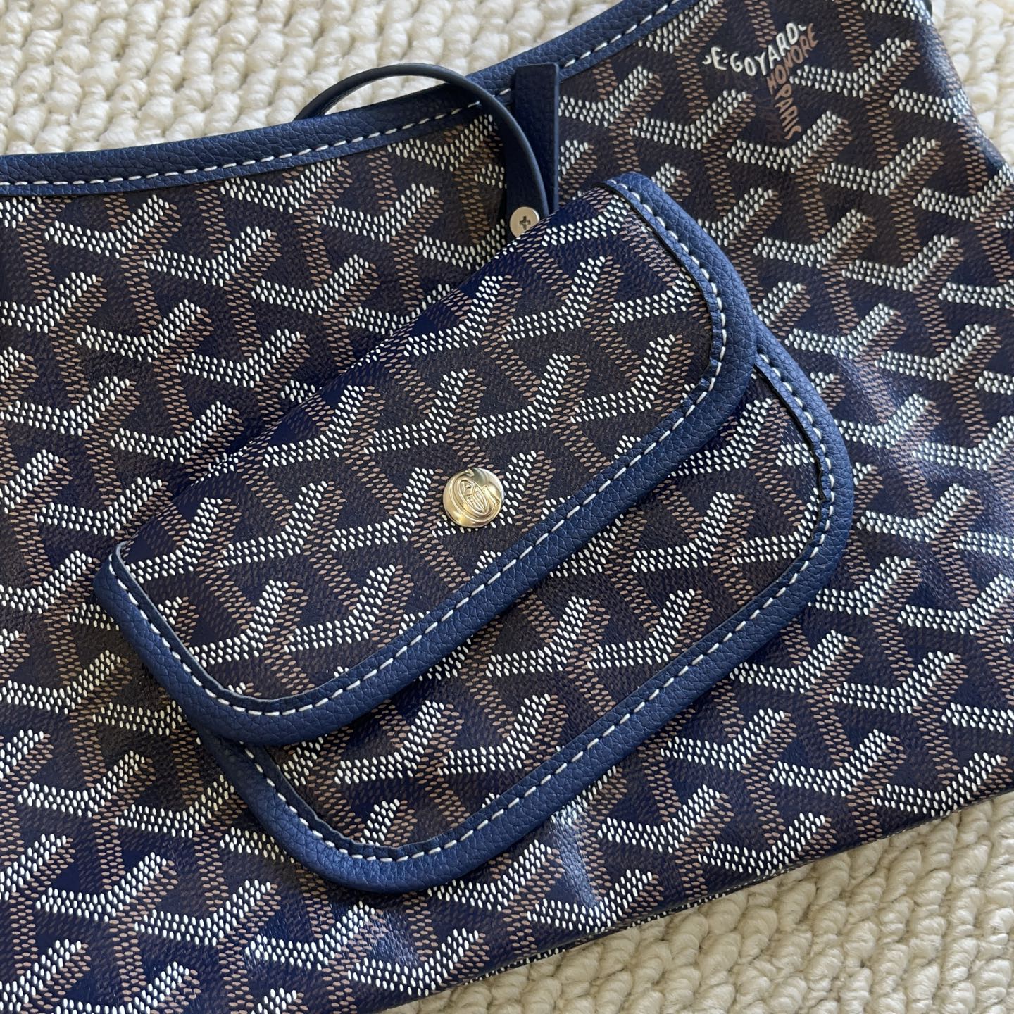 Loewe Luxury Designer Handbag Shoulder Crossbody Bag crafted in premium 3