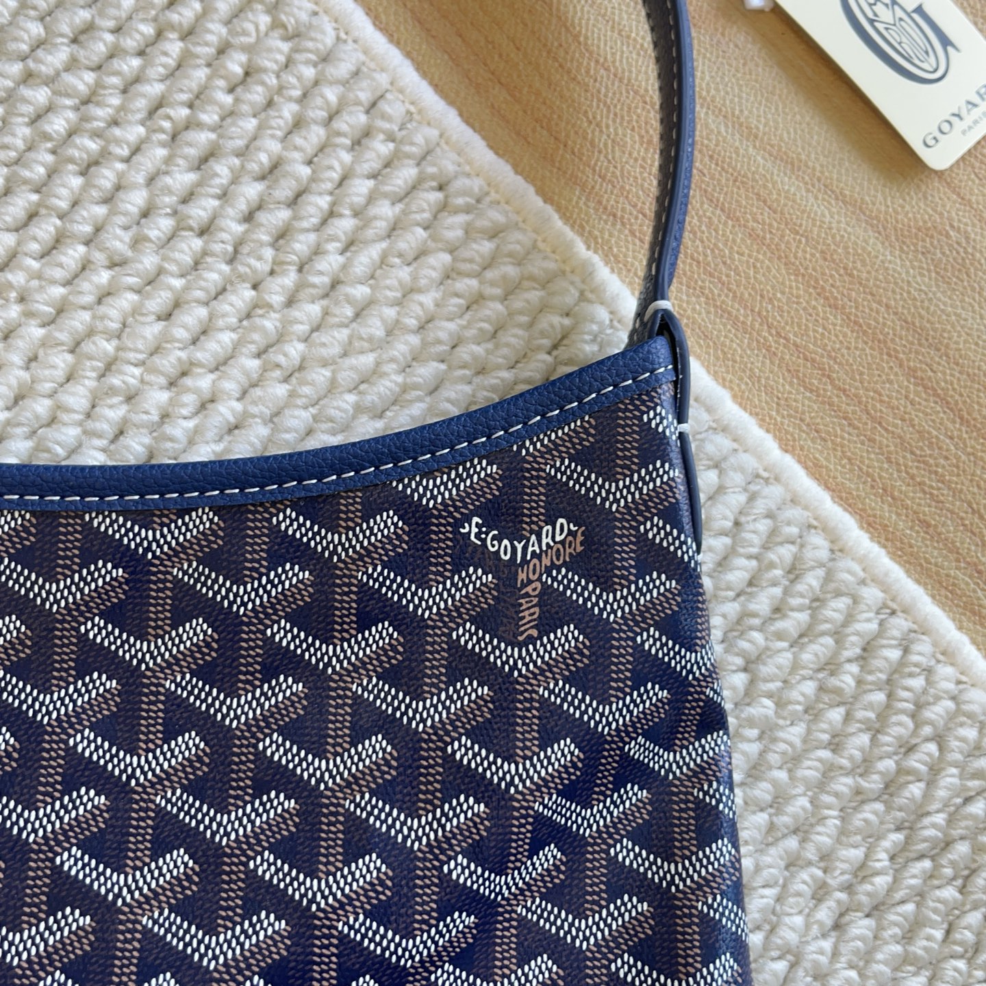 Loewe Luxury Designer Handbag Shoulder Crossbody Bag crafted in premium 4