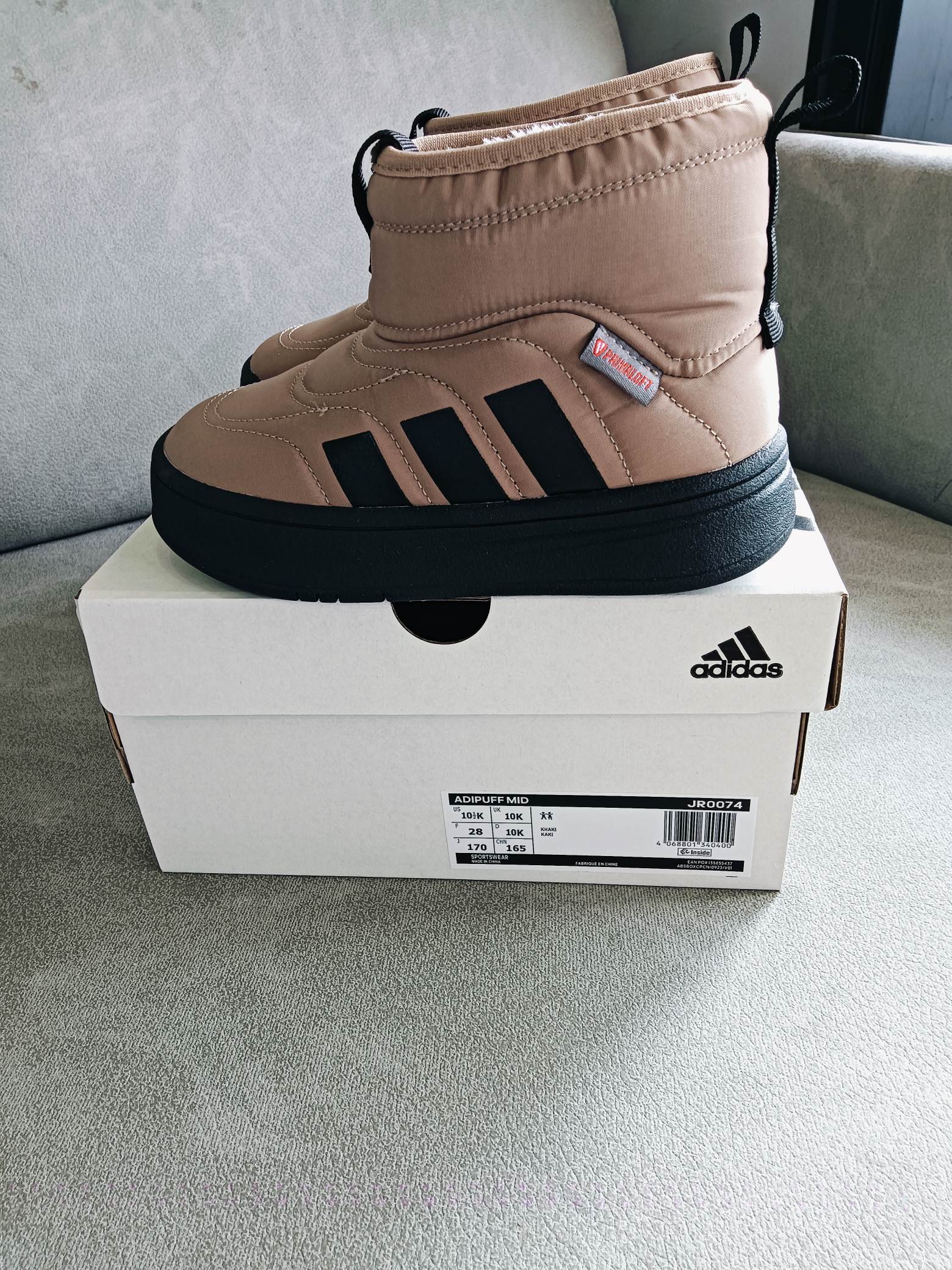 图片[5]-Adidas/阿迪达斯正品ADIPUFF MID男女童同款保暖休闲棉鞋，官方同步包装 ， 材料采用原厂防污防水雨伞布，防滑耐磨橡胶大底 潮流百搭 、舒适短筒靴 秋冬休闲时尚童鞋 保暖性能十足 严寒季节保暖神器。 尺码：28——37-选品中心