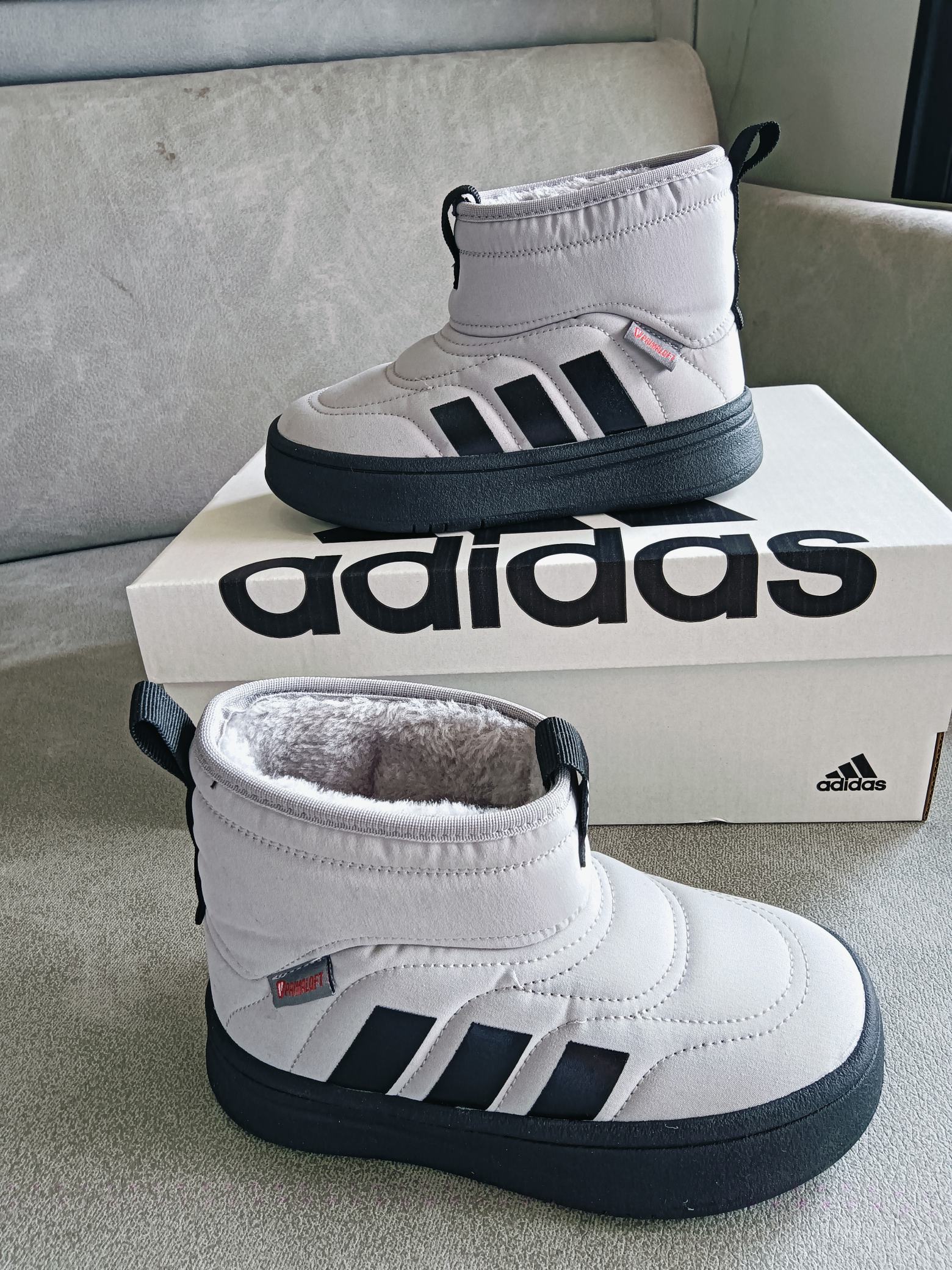 图片[5]-Adidas/阿迪达斯正品ADIPUFF MID男女童同款保暖休闲棉鞋，官方同步包装 ， 材料采用原厂防污防水雨伞布，防滑耐磨橡胶大底 潮流百搭 、舒适短筒靴 秋冬休闲时尚童鞋 保暖性能十足 严寒季节保暖神器。 尺码：28——37-选品中心