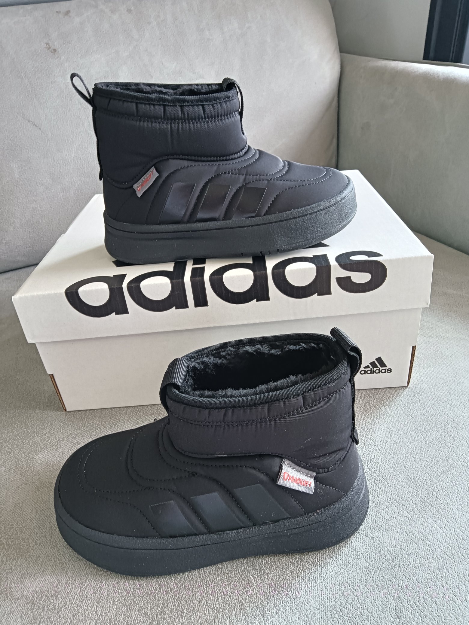 图片[6]-Adidas/阿迪达斯正品ADIPUFF MID男女童同款保暖休闲棉鞋，官方同步包装 ， 材料采用原厂防污防水雨伞布，防滑耐磨橡胶大底 潮流百搭 、舒适短筒靴 秋冬休闲时尚童鞋 保暖性能十足 严寒季节保暖神器。 尺码：28——37-选品中心