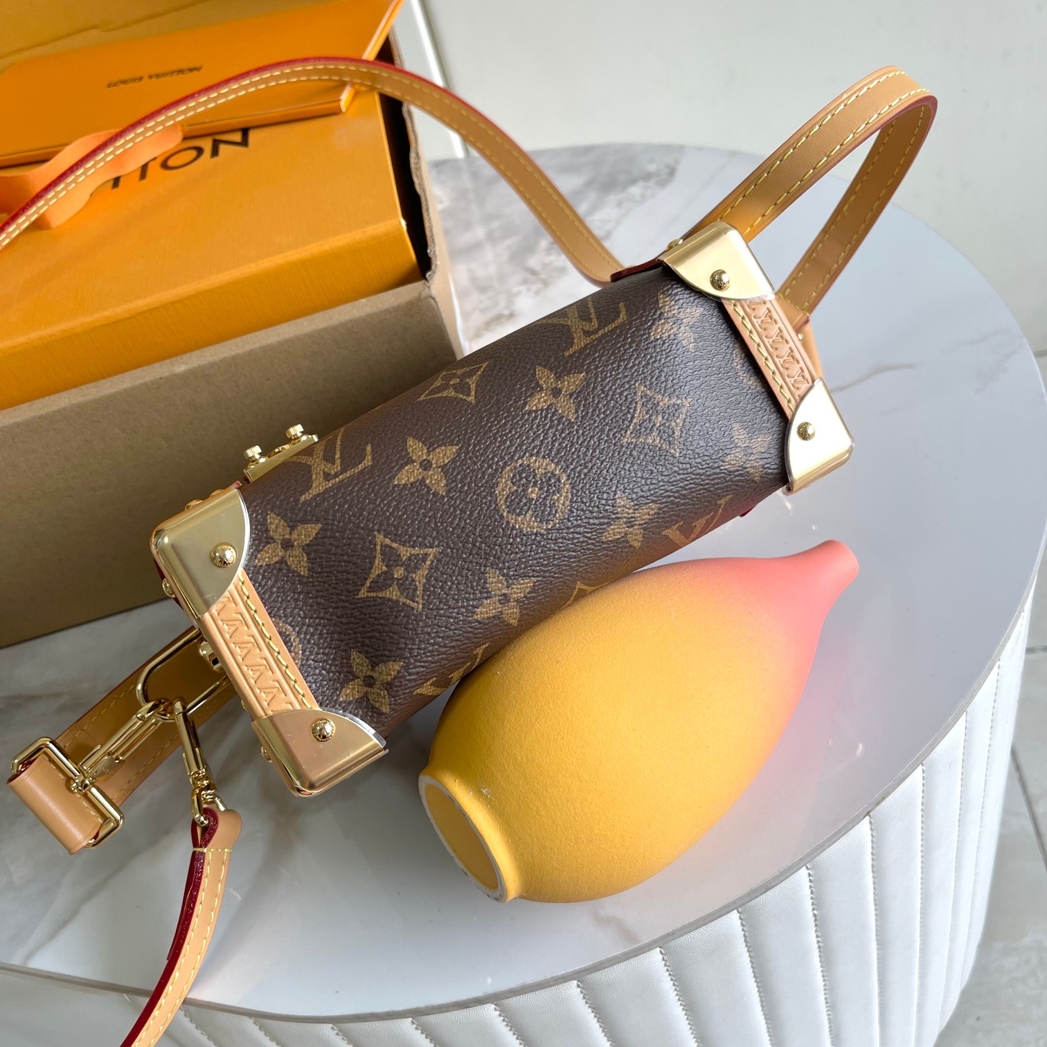 Louis Vuitton Classic Handcrafted Luxury Leather Shoulder Bag Ref 4