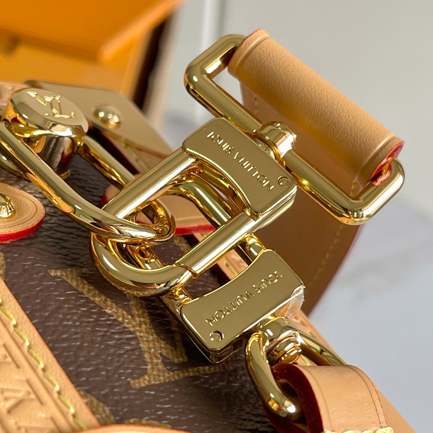 Louis Vuitton Classic Handcrafted Luxury Leather Shoulder Bag Ref 7