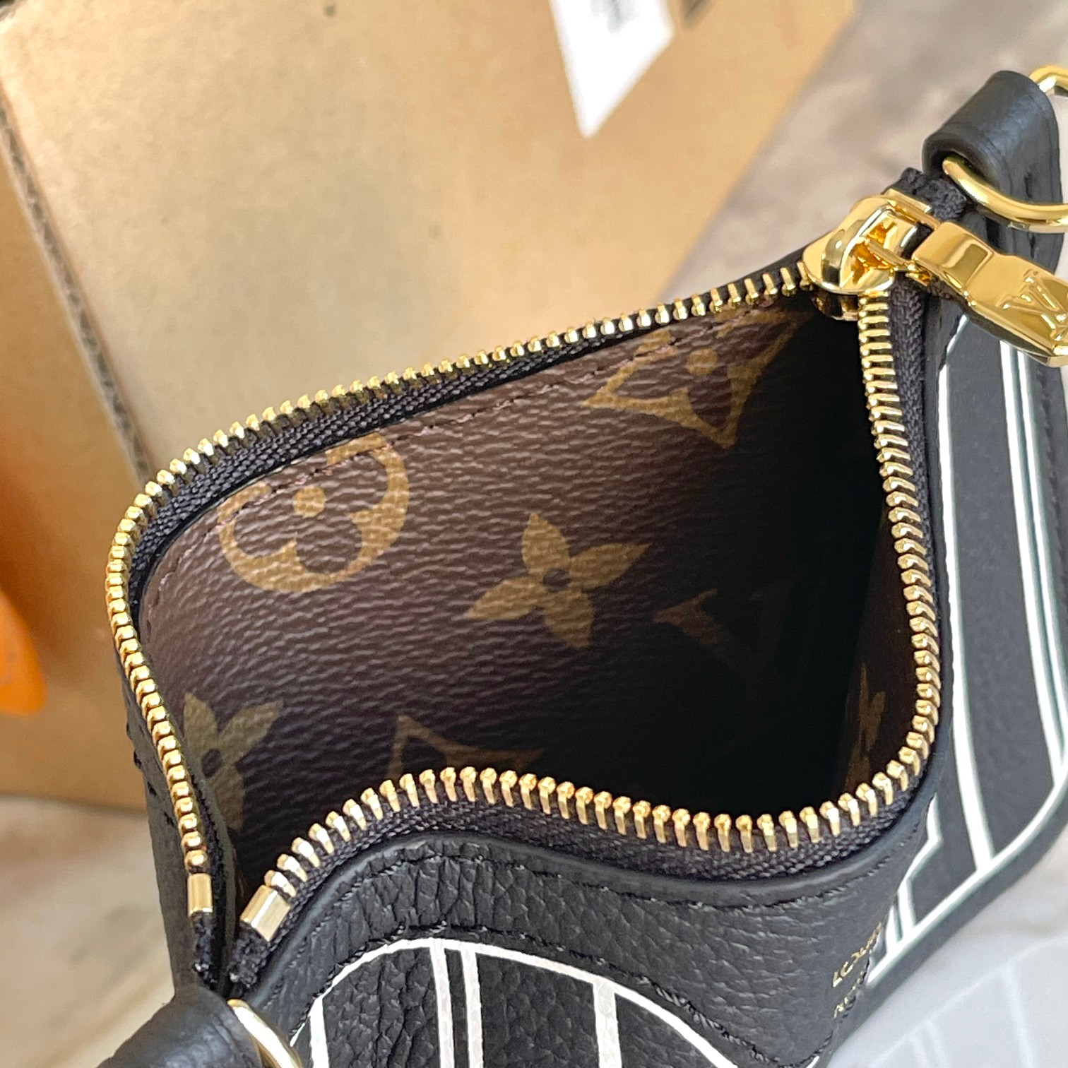 Louis Vuitton Haute Couture Classic Luxury Handbag Shoulder Crossbody 7