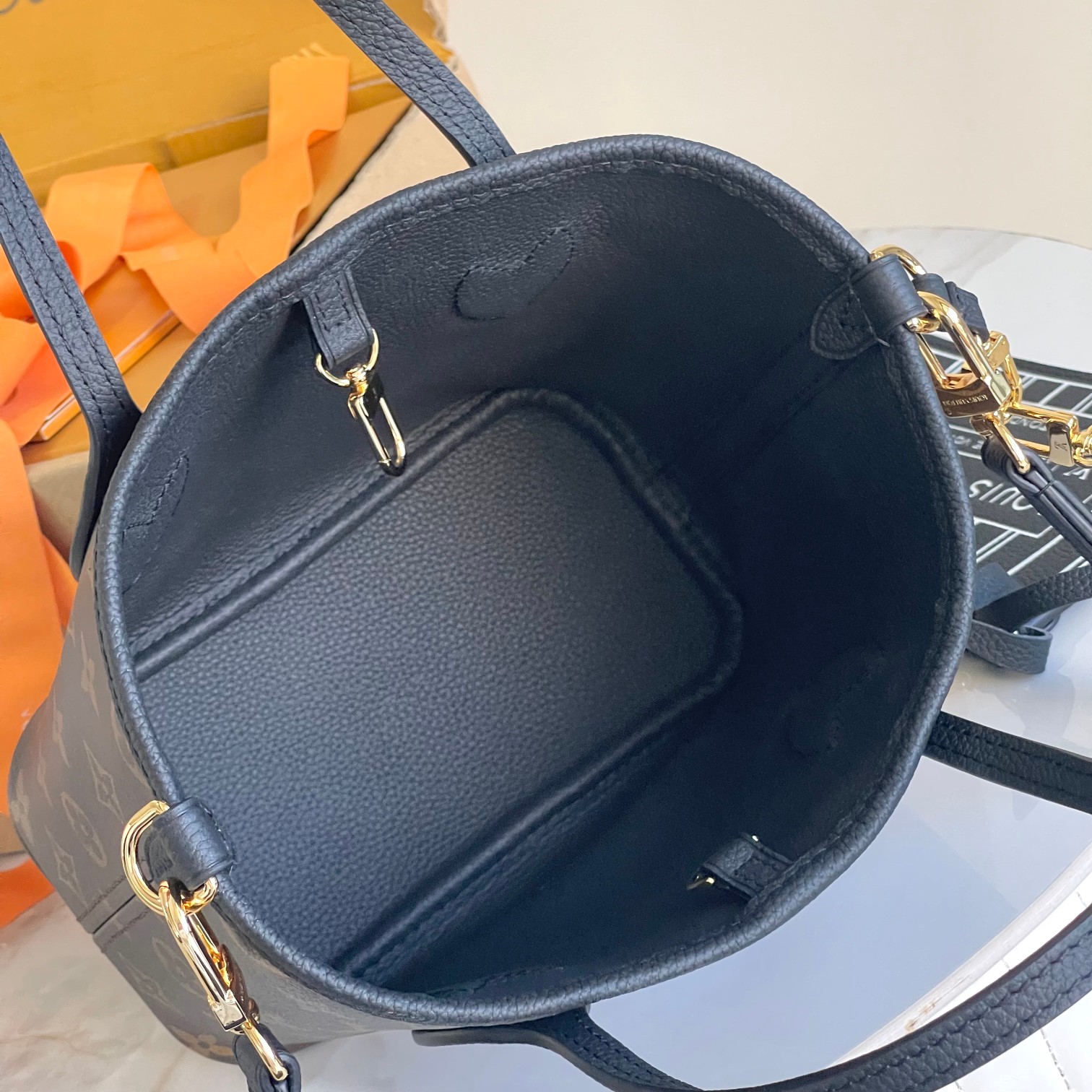 Louis Vuitton Haute Couture Classic Luxury Handbag Shoulder Crossbody 9