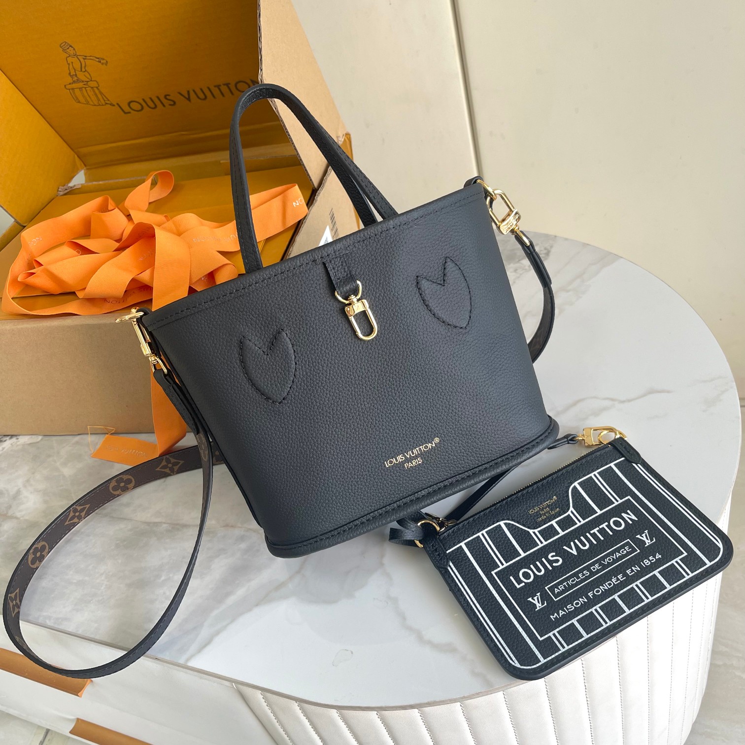 Louis Vuitton Haute Couture Classic Luxury Handbag Shoulder Crossbody 2