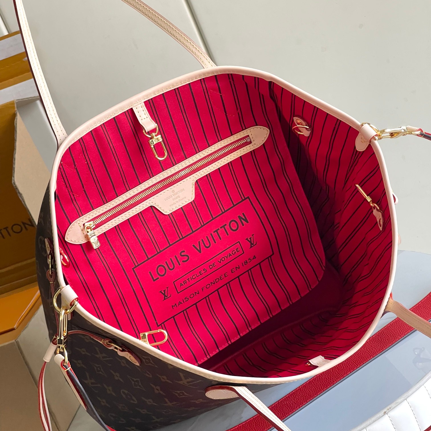 Louis Vuitton Haute Couture Classic Luxury Handbag Shoulder Crossbody 9