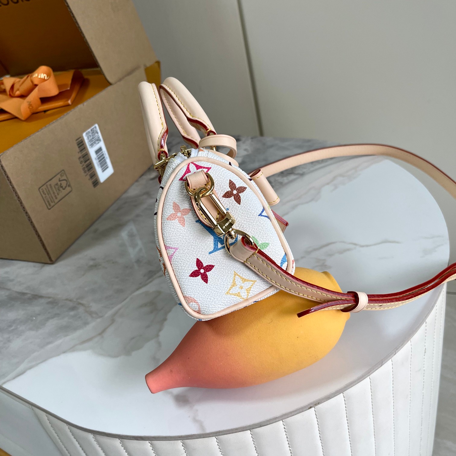 Alternative view of Handbag 12732