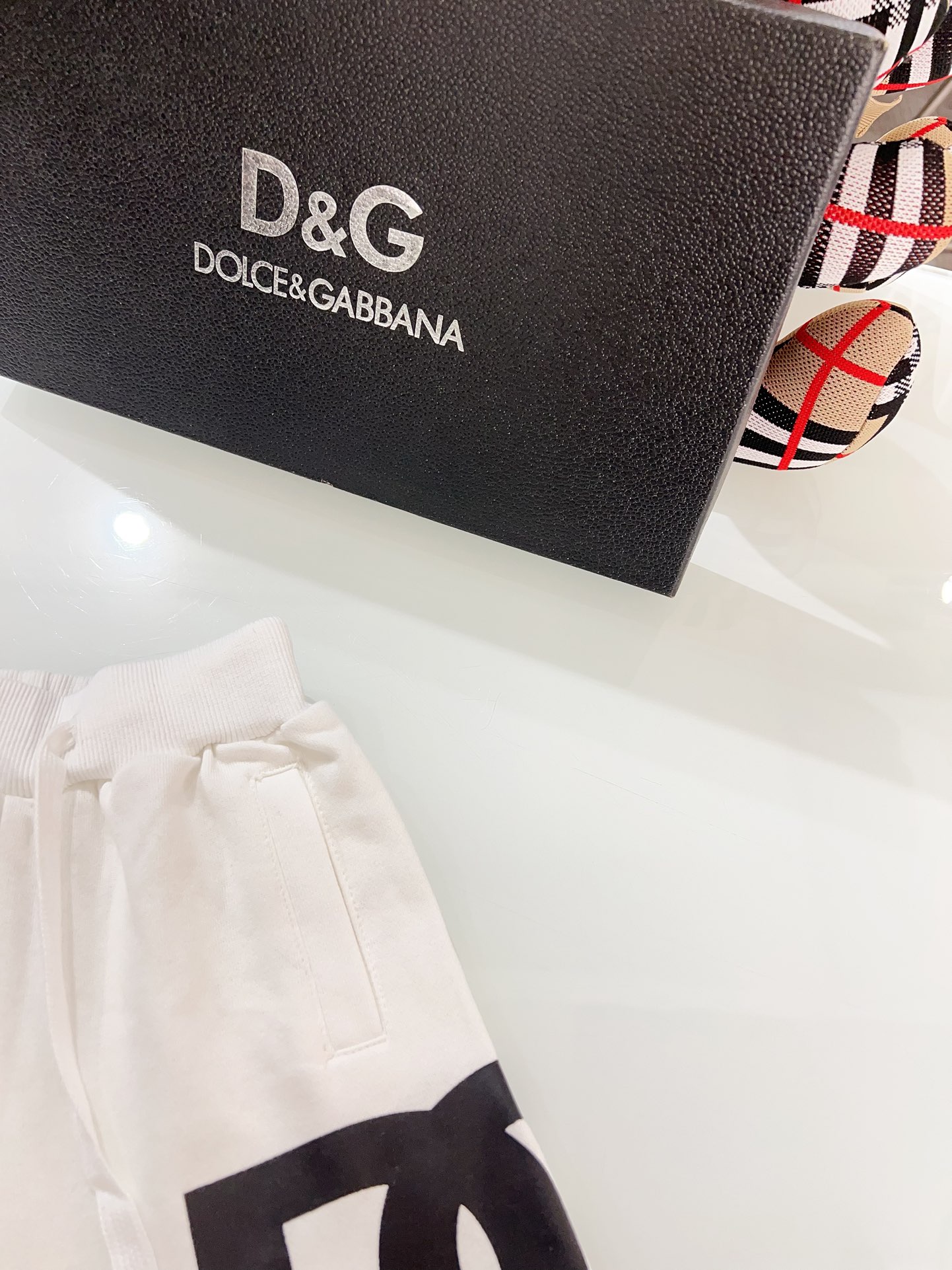 DG Logo Print Cotton Bermuda Shorts - Comfortable & Stylish Loungewear 4 i1717323279 4696 6