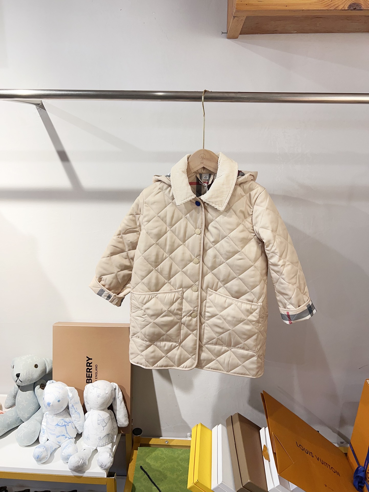 للبيع الآن رقم الكود 519900-519910250.