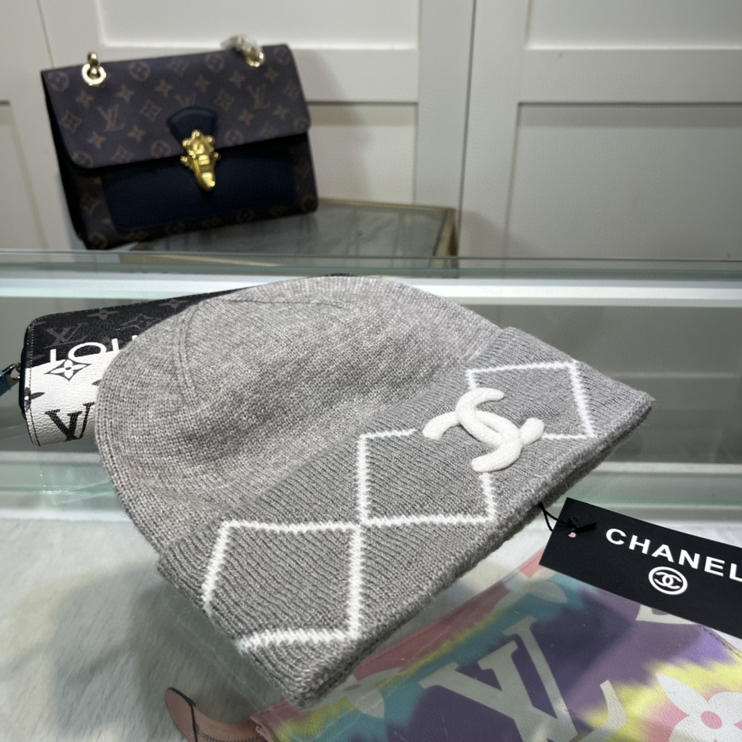 Chanel官网品质香奈儿秋冬网红时尚博主推荐款毛线帽小红书爆款手感超柔软舒适的针织线帽弹性极佳！