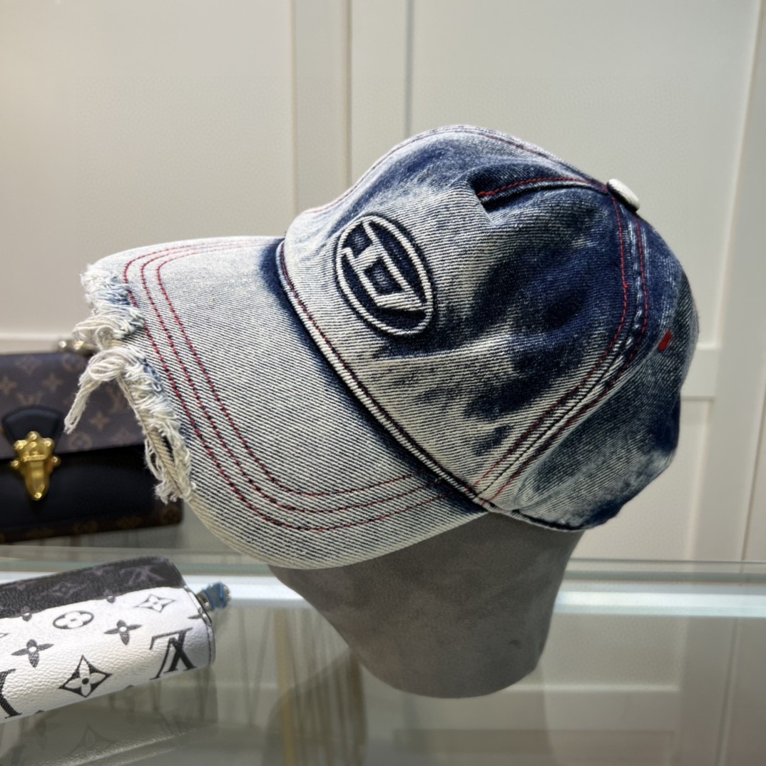 NO:353796,Diesel Baseball Caps Denim Baseball Caps, a must-have for matches, high-quality, complete internal standards, buy them now!  Hat Straw Hat Fisherman Hat Baseball Hat, Hats, espadrilles, hatsDiesel 迪赛 棒球帽 牛仔棒球帽,出街必备超好搭配,高品质 内标齐全,赶紧入手！帽子草帽渔夫帽棒球帽,帽子,espadrilles,hats,hat