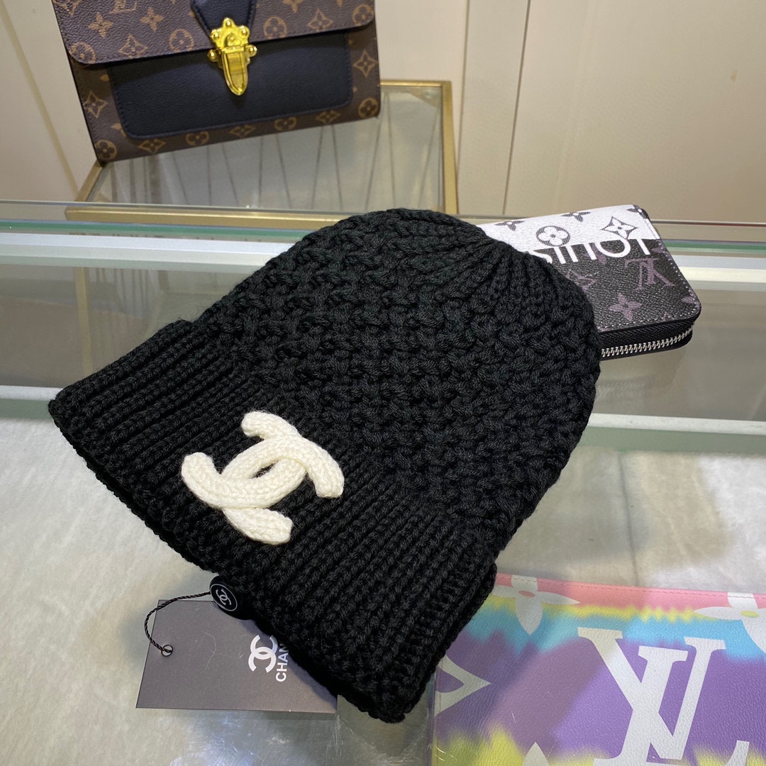 。Chanel官网品质香奈儿秋冬网红时尚博主推荐款毛线帽，手感超柔软舒适的针织线帽，弹性极佳！