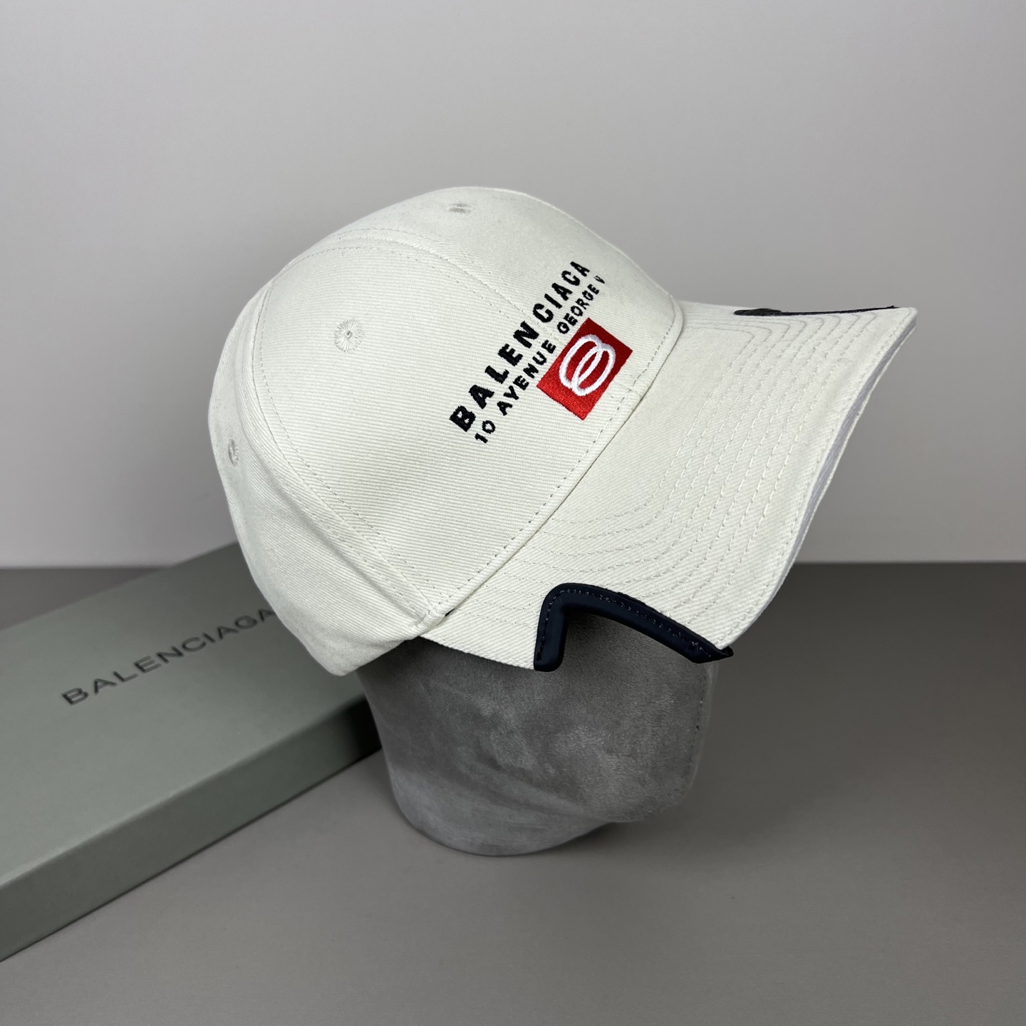 NO:755638,BALENCIAGA's new logo baseball cap, cool colors, different styles for men and women, the first batch will be shipped first!  A must-buy for Paris fans!  hat straw hat bucket hat baseball cap, hat, balenciaga, balenciaga, espadrilles, hats19860909BALENCIAGA巴黎世家新款logo棒球帽,很酷的色系,男女佩戴都有不同style,第一批抢先出货！巴黎粉必入款！帽子草帽渔夫帽棒球帽,帽子,balenciaga,balenciaga,espadrilles,hats,hat