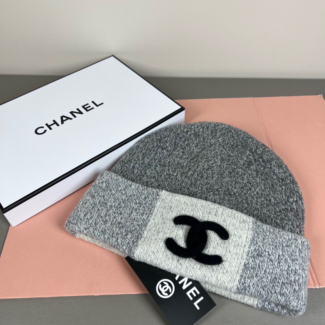 P香奈儿CHANEL，官网小香爆款针织帽！小红书新品发布，太🉑️了，高弹面料 经典色系，男女同款哦