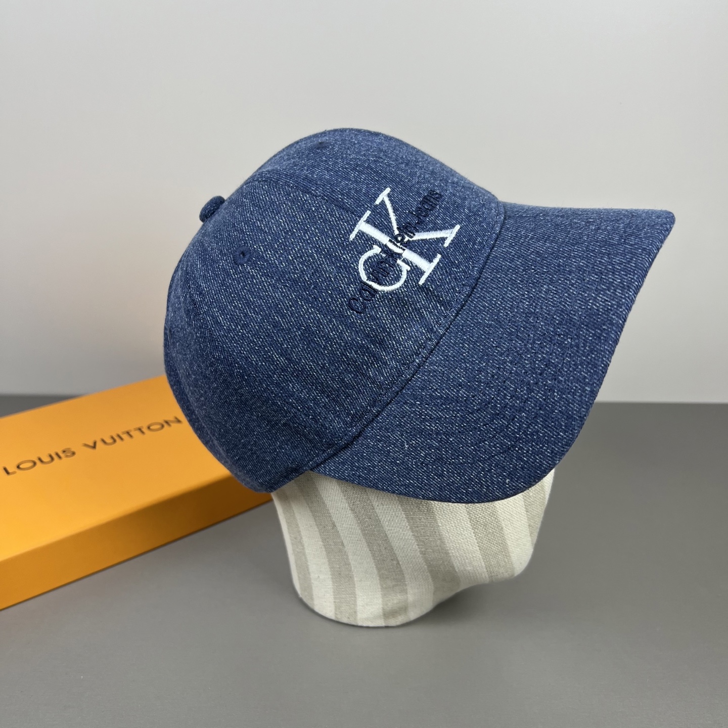 经典款，Calvin Klein，CK刺绣logo，请认准高端品质市场唯一对版，小红书推荐，时尚百搭，众