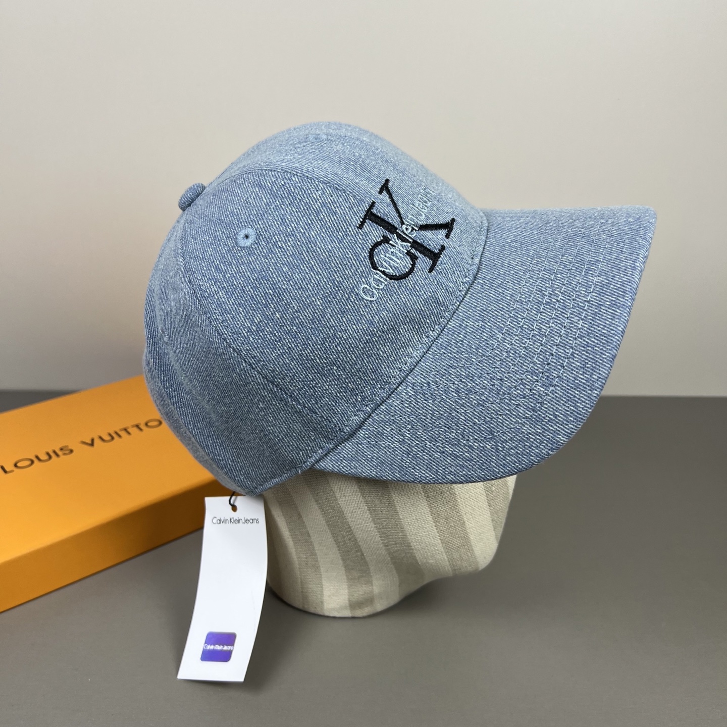 经典款，Calvin Klein，CK刺绣logo，请认准高端品质市场唯一对版，小红书推荐，时尚百搭，众