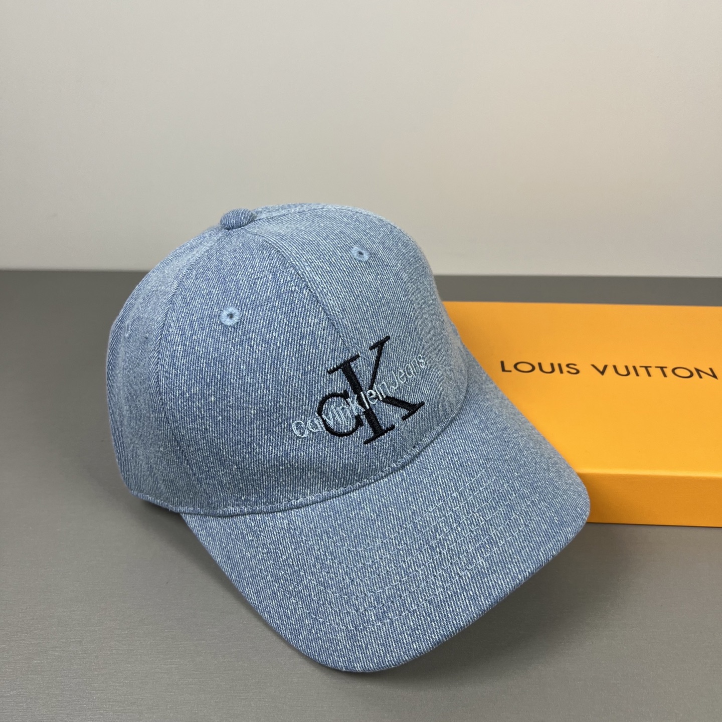 经典款，Calvin Klein，CK刺绣logo，请认准高端品质市场唯一对版，小红书推荐，时尚百搭，众