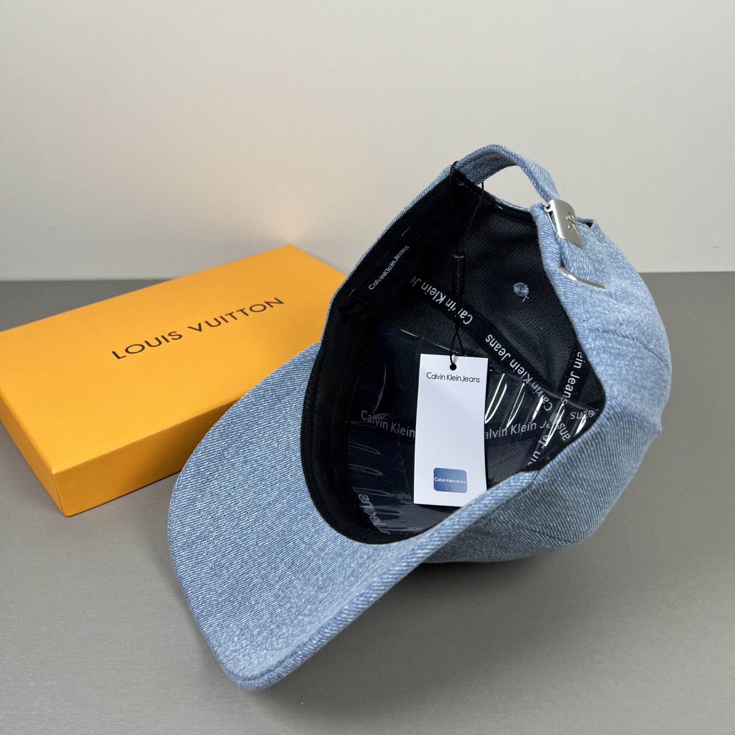 经典款，Calvin Klein，CK刺绣logo，请认准高端品质市场唯一对版，小红书推荐，时尚百搭，众