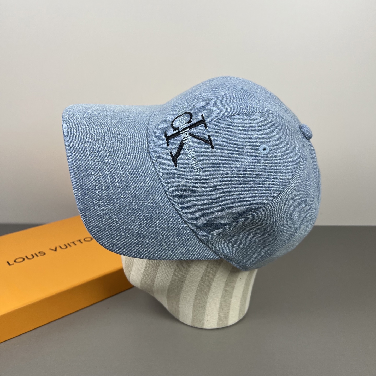 经典款，Calvin Klein，CK刺绣logo，请认准高端品质市场唯一对版，小红书推荐，时尚百搭，众