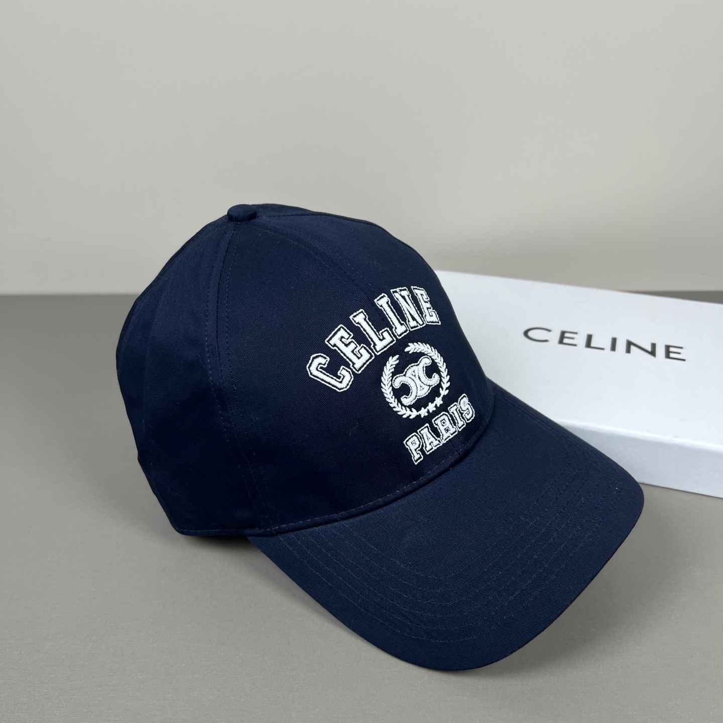 P 【CELINE 思琳】新款简约风，秋冬新品系列棒球大牌同步，超好搭配，出货！