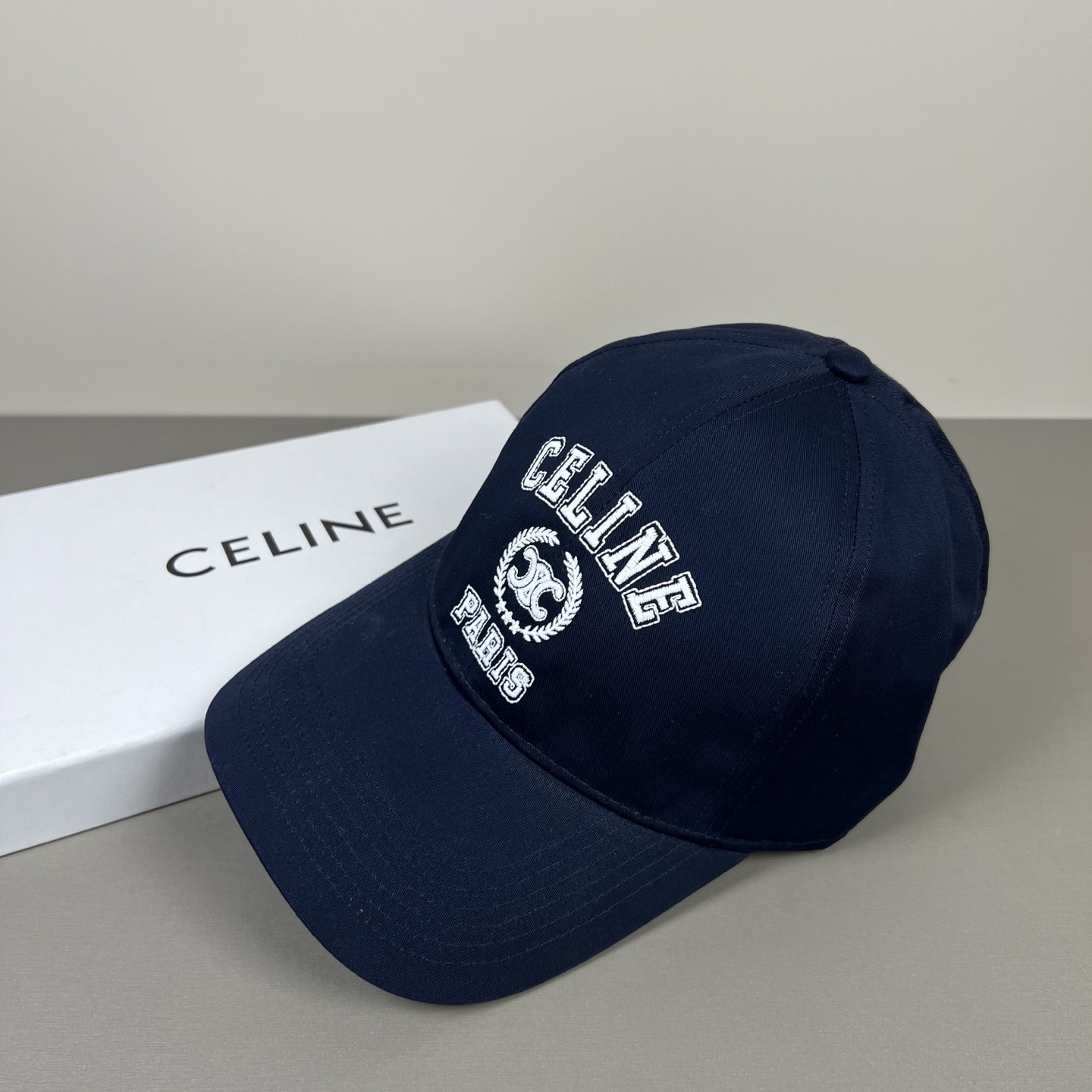 P 【CELINE 思琳】新款简约风，秋冬新品系列棒球大牌同步，超好搭配，出货！