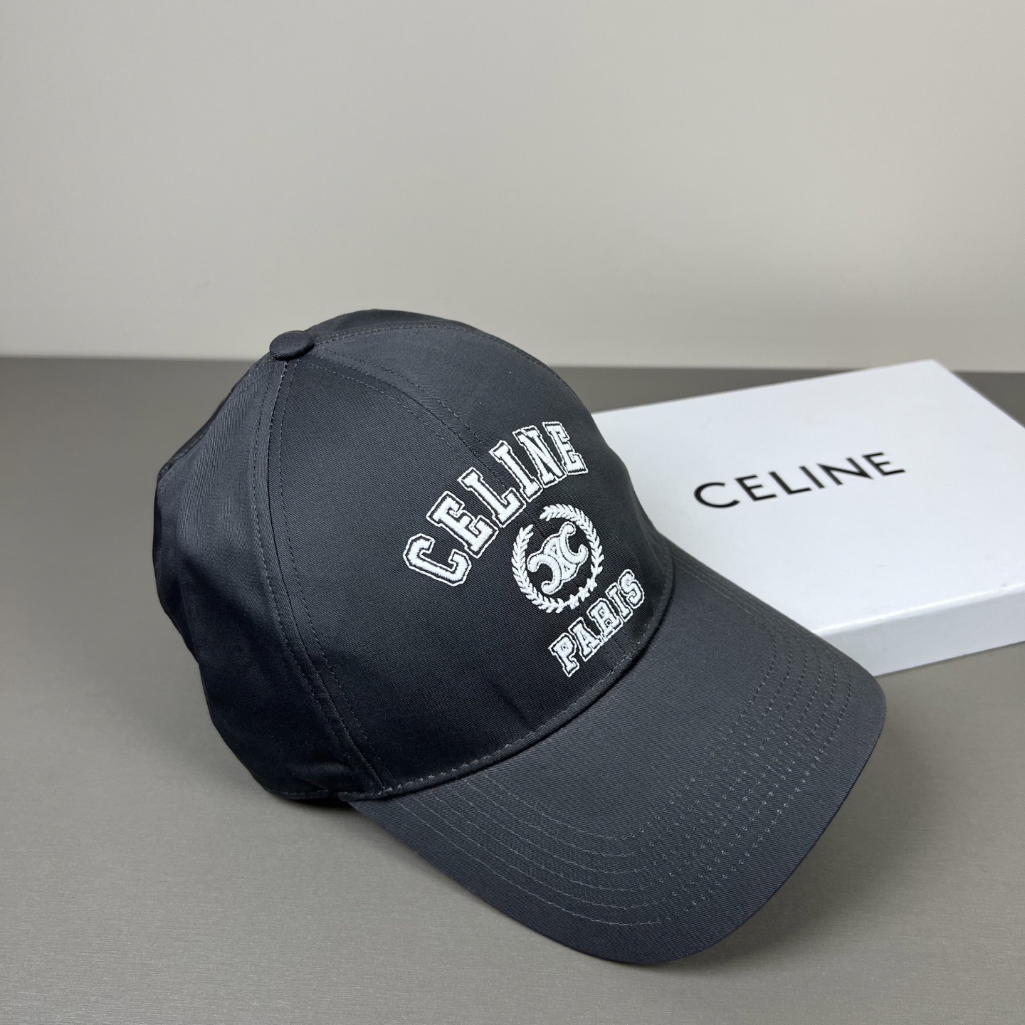 P 【CELINE 思琳】新款简约风，秋冬新品系列棒球大牌同步，超好搭配，出货！