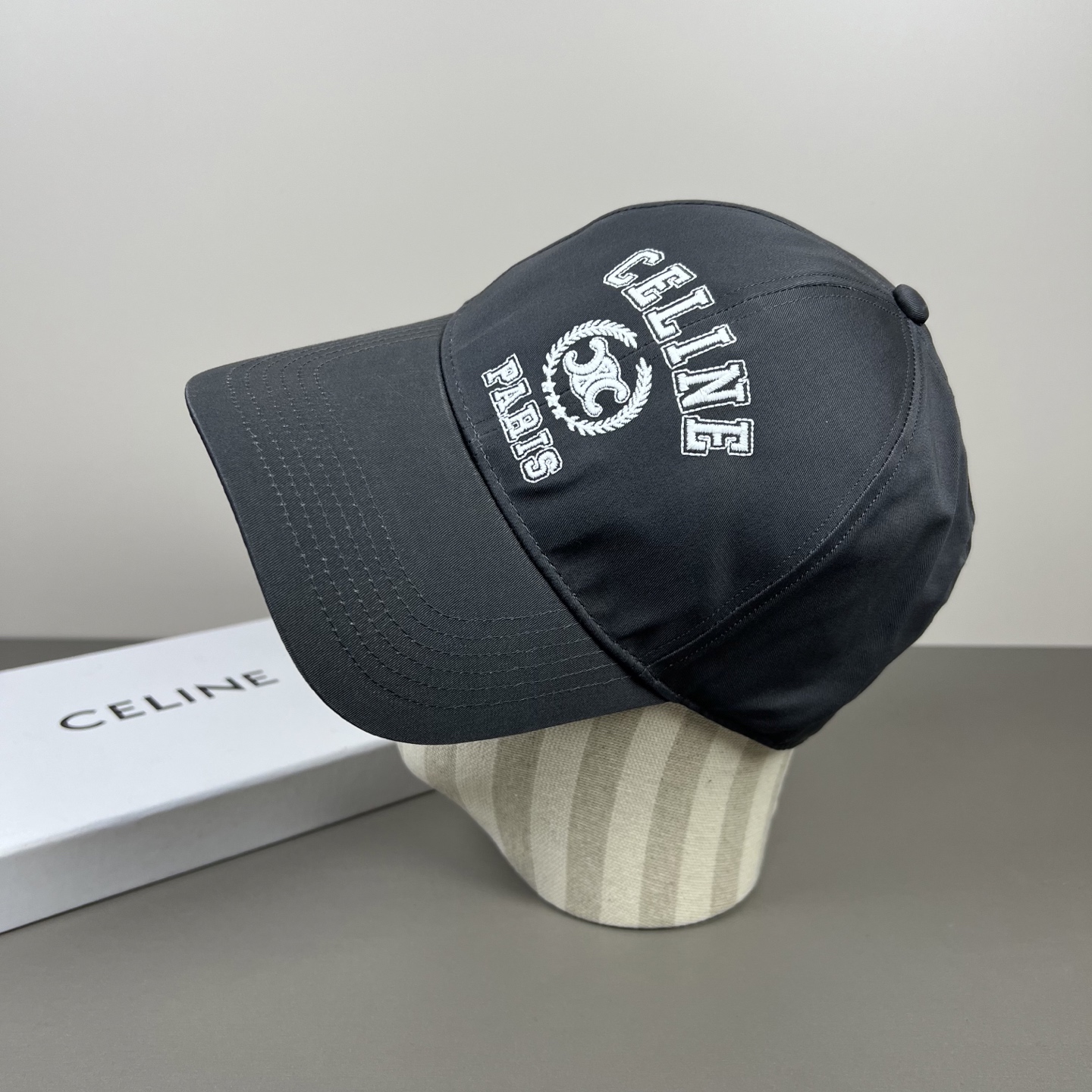 P 【CELINE 思琳】新款简约风，秋冬新品系列棒球大牌同步，超好搭配，出货！