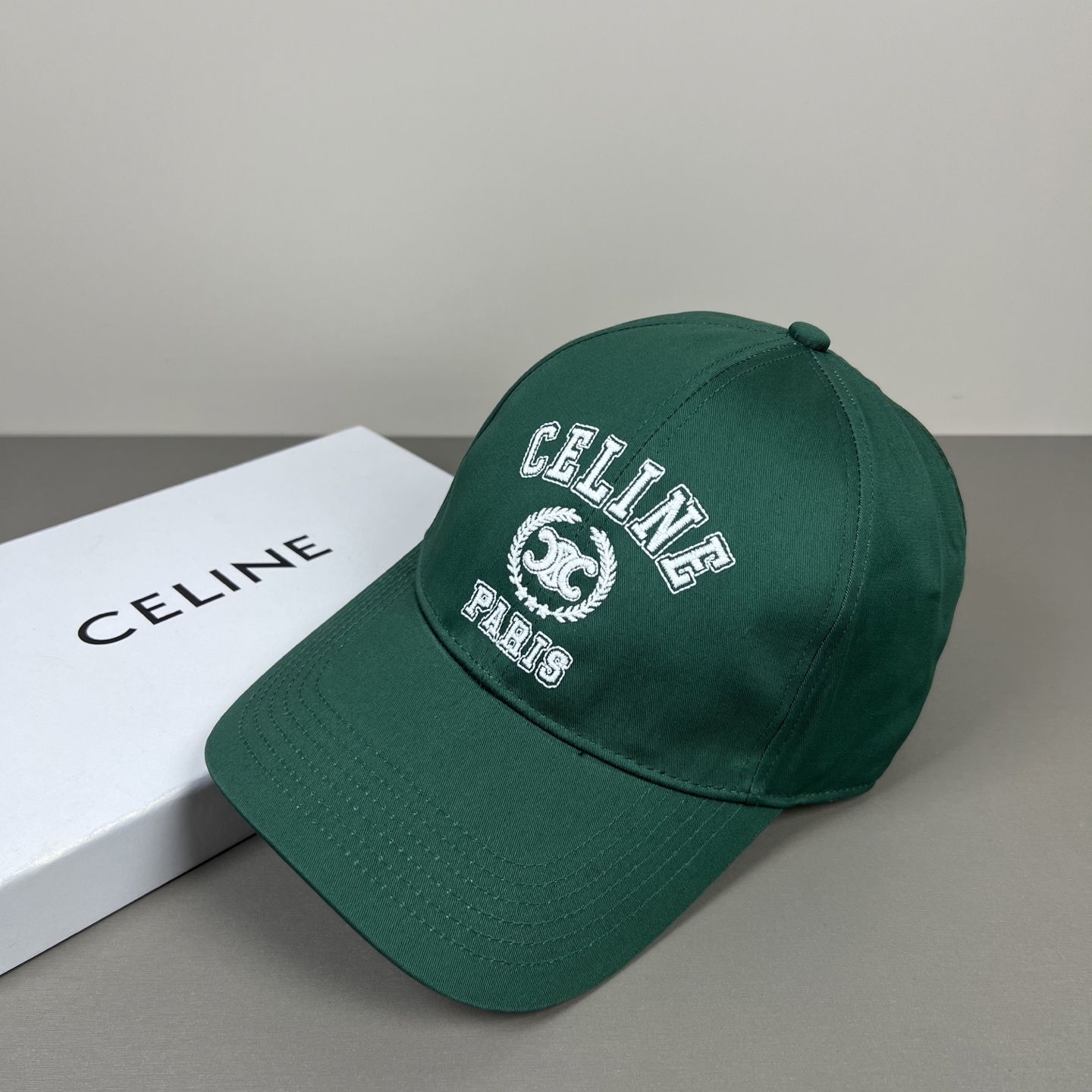 P 【CELINE 思琳】新款简约风，秋冬新品系列棒球大牌同步，超好搭配，出货！