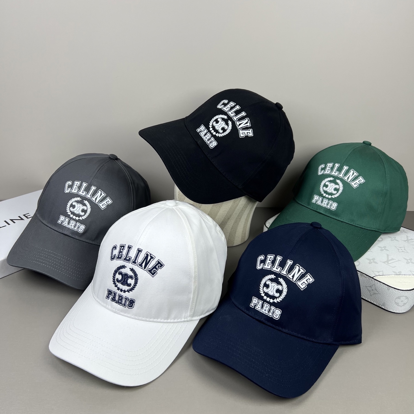 P 【CELINE 思琳】新款简约风，秋冬新品系列棒球大牌同步，超好搭配，出货！