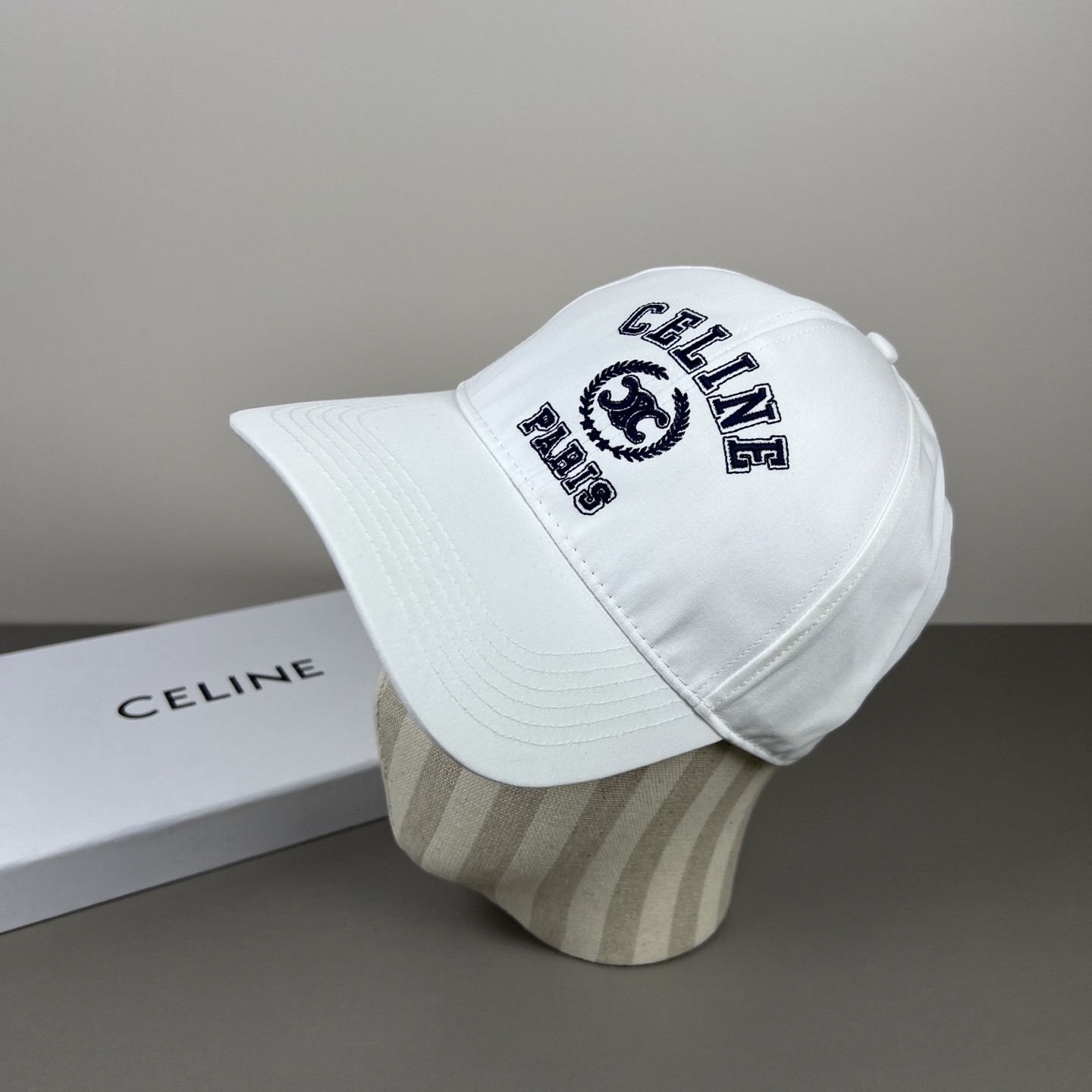 P 【CELINE 思琳】新款简约风，秋冬新品系列棒球大牌同步，超好搭配，出货！