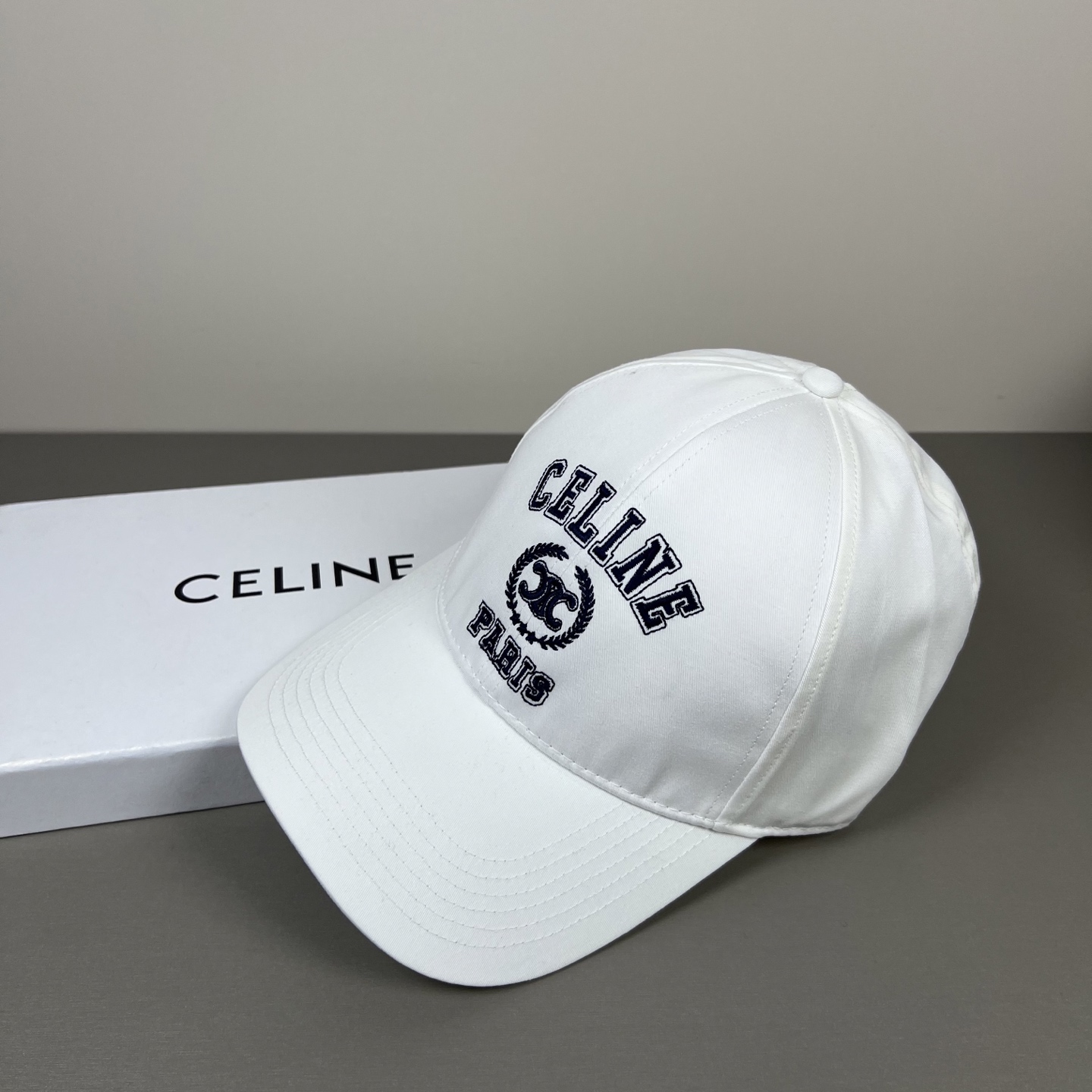 P 【CELINE 思琳】新款简约风，秋冬新品系列棒球大牌同步，超好搭配，出货！