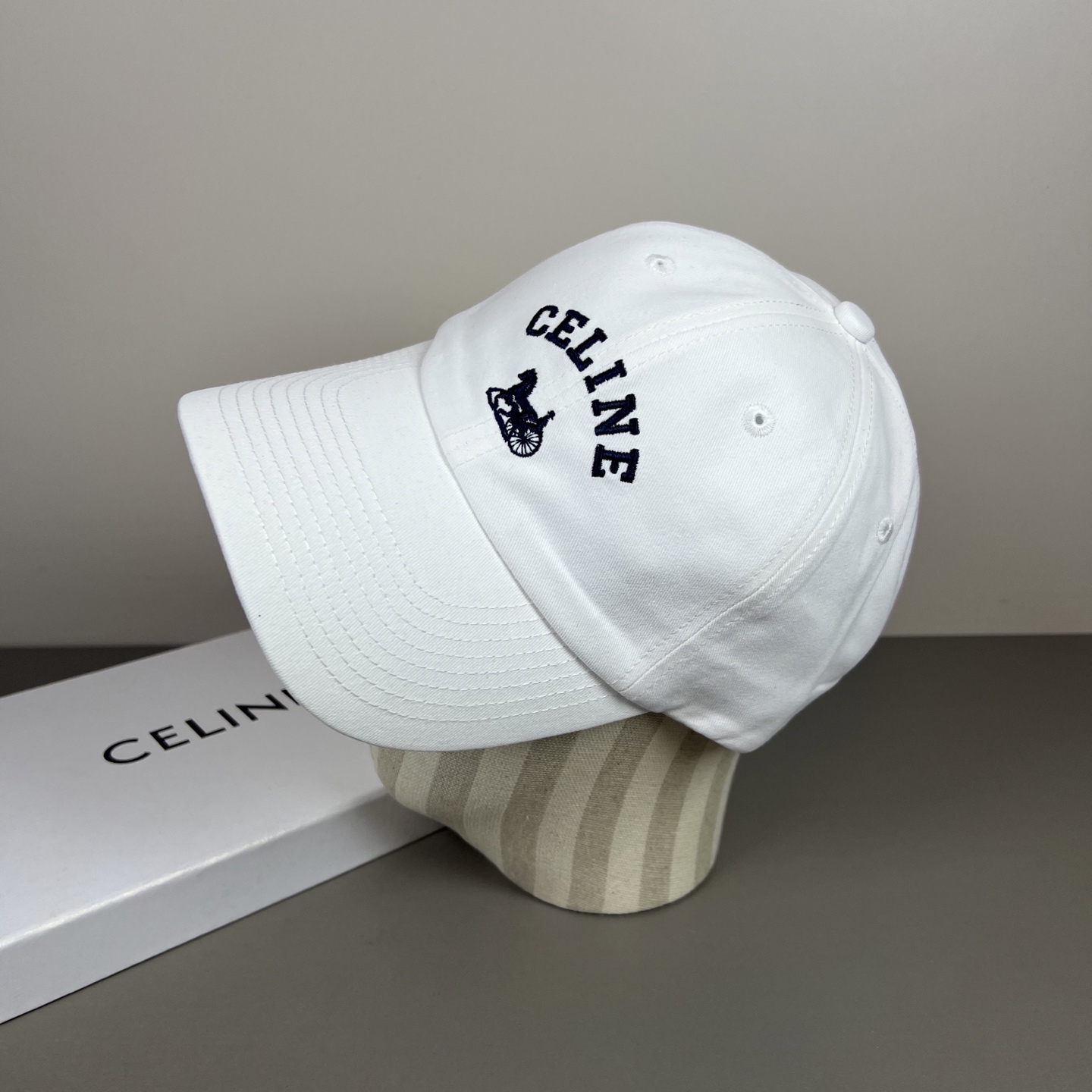 Celine CELINE 思琳新款简约风，秋冬新品系列棒球 同步，超好搭配