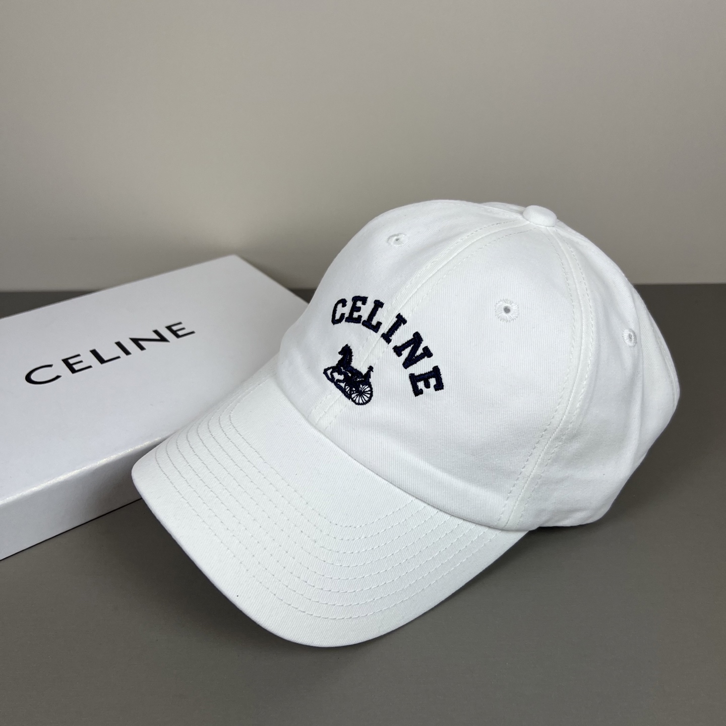 Celine CELINE 思琳新款简约风，秋冬新品系列棒球 同步，超好搭配