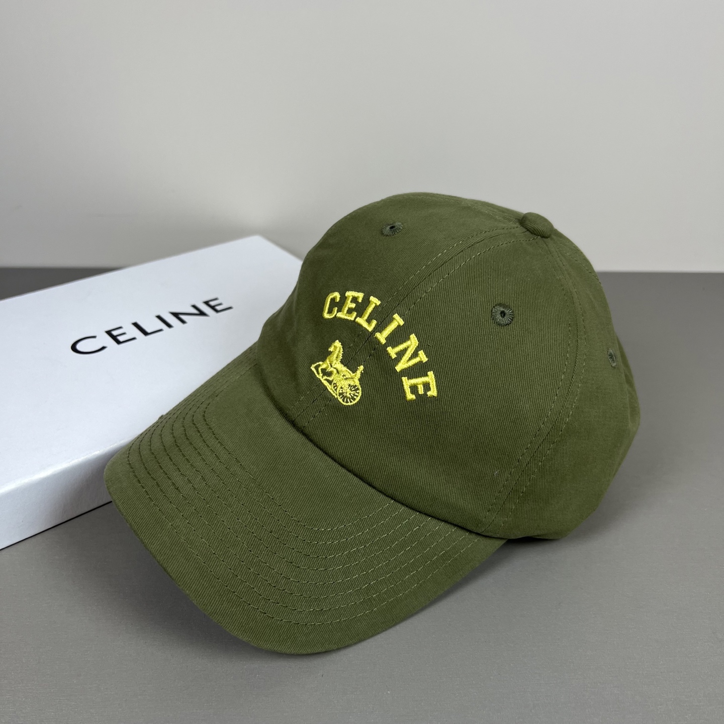 Celine CELINE 思琳新款简约风，秋冬新品系列棒球 同步，超好搭配