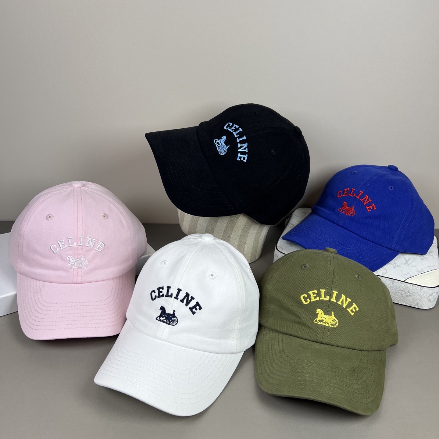 Celine CELINE 思琳新款简约风，秋冬新品系列棒球 同步，超好搭配