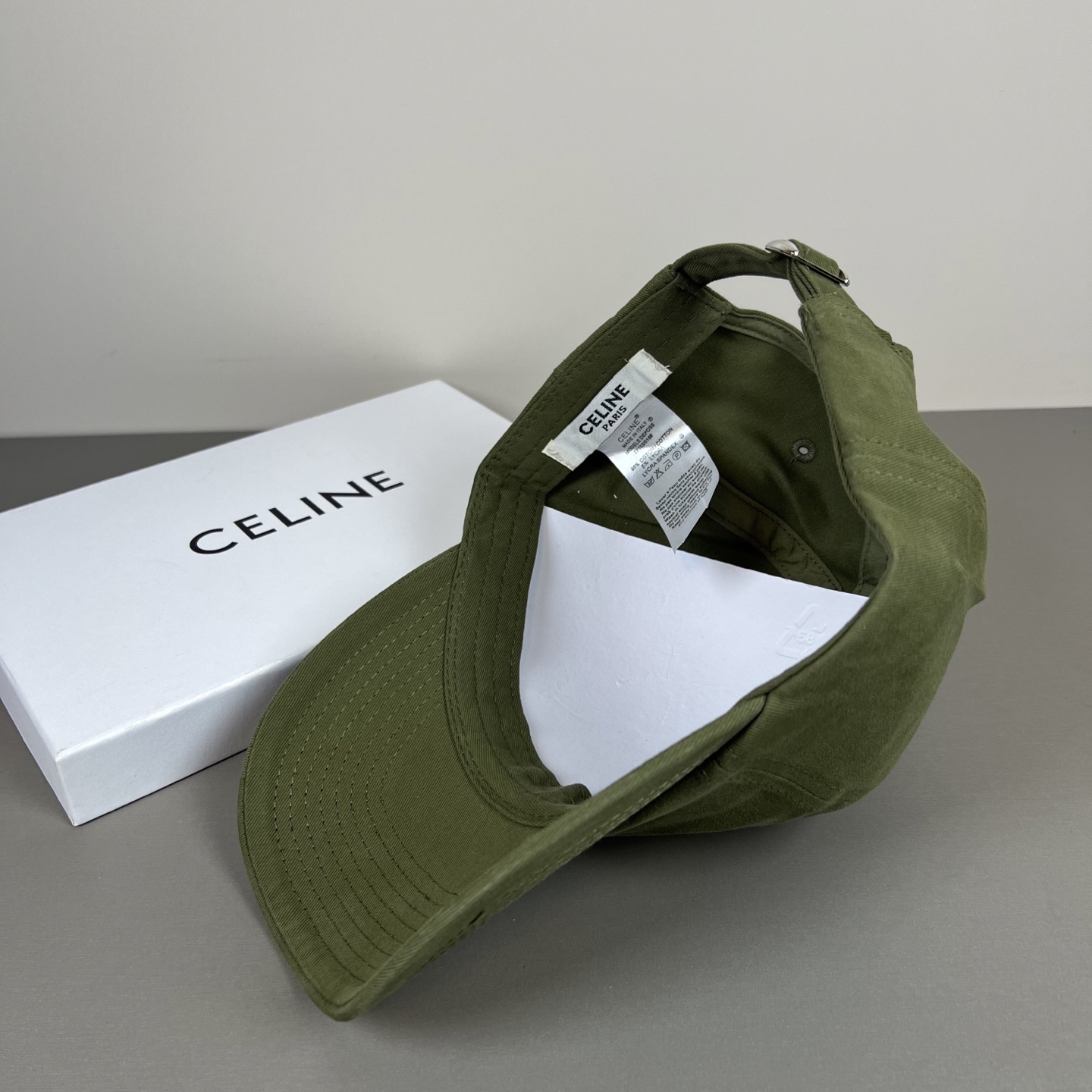 Celine CELINE 思琳新款简约风，秋冬新品系列棒球 同步，超好搭配